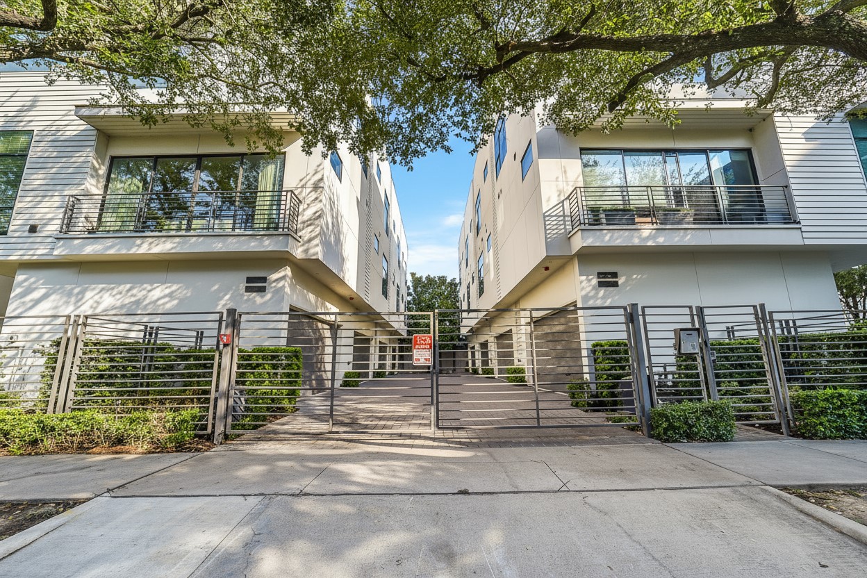 1004 California Street 203 Property Photo 37
