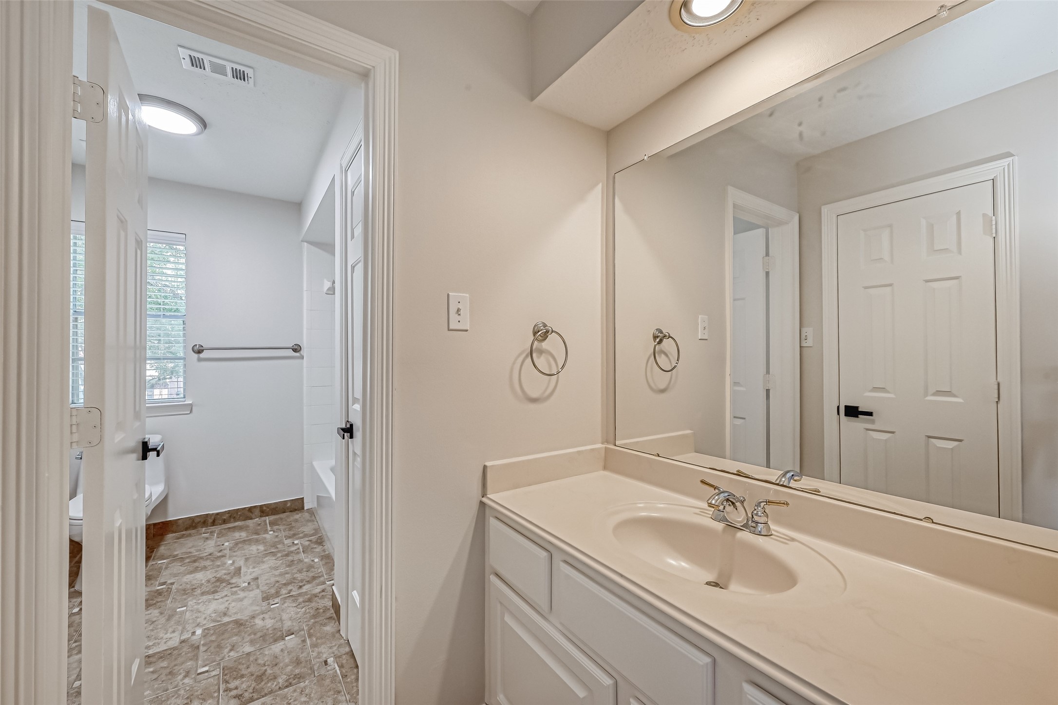 18 Turtle Creek Manor Property Photo 38