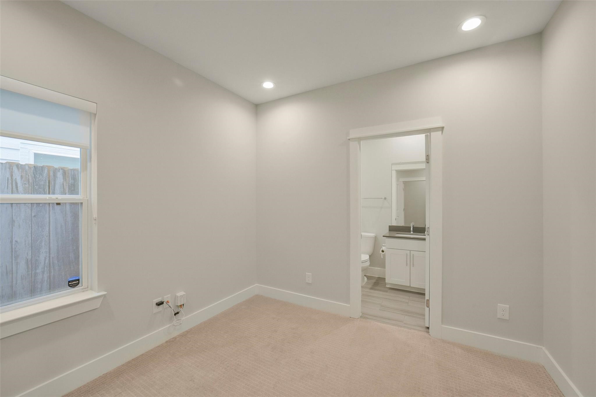 760 W Donovan Street Property Photo 4