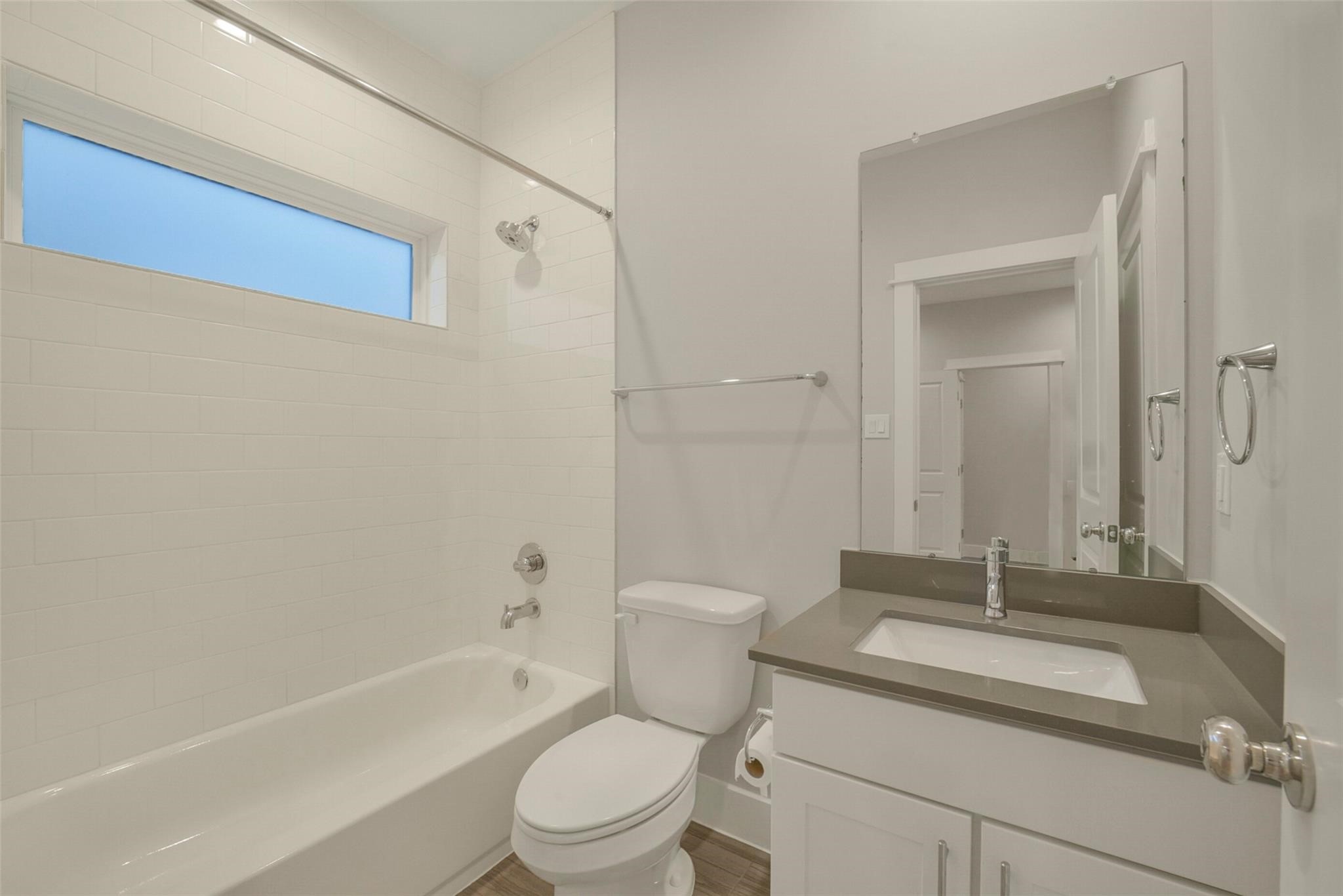 760 W Donovan Street Property Photo 6
