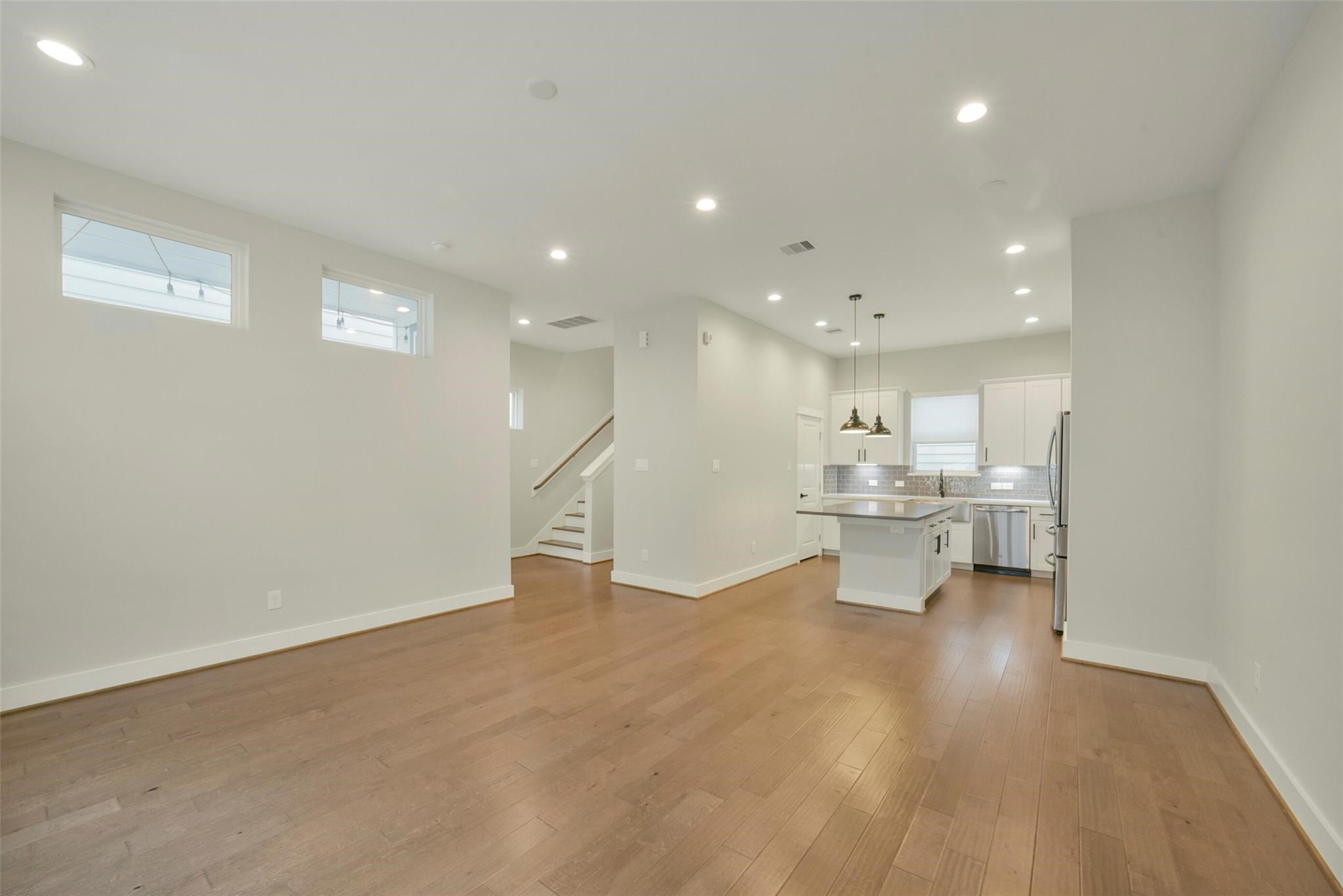 760 W Donovan Street Property Photo 8