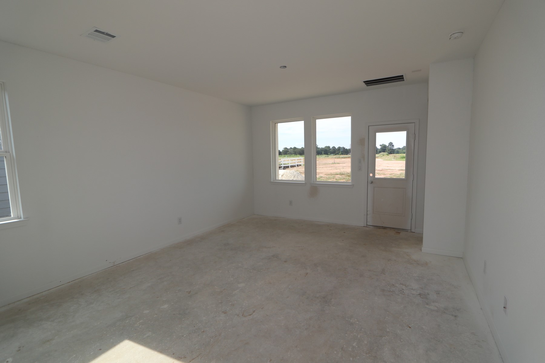 21930 Red Lantana Trail Property Photo 5