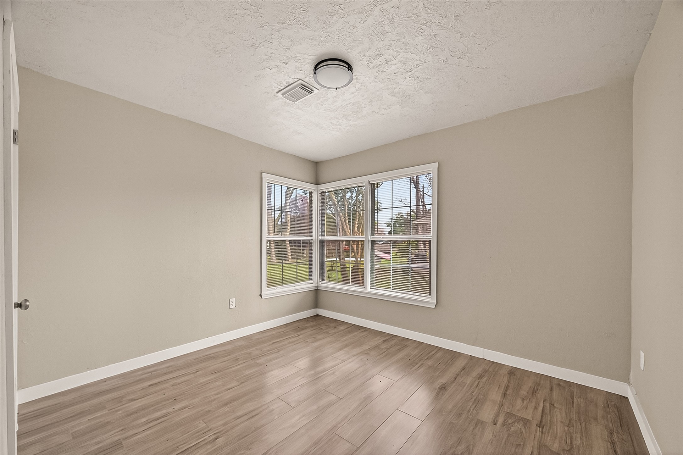 1221 Parkway Street Property Photo 18