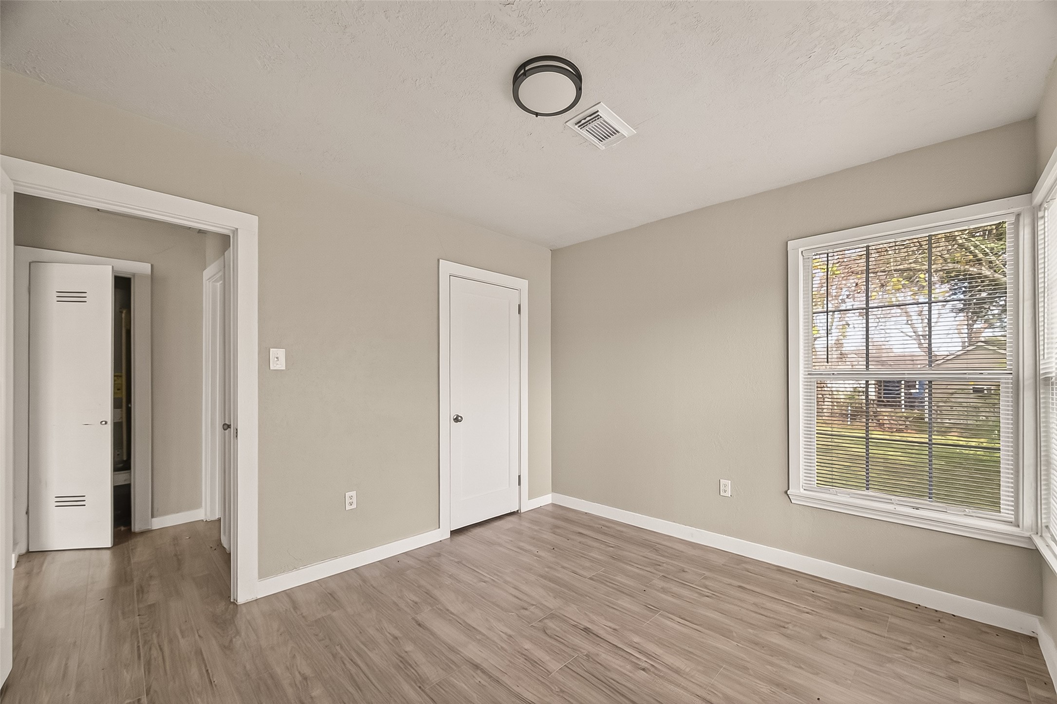 1221 Parkway Street Property Photo 20