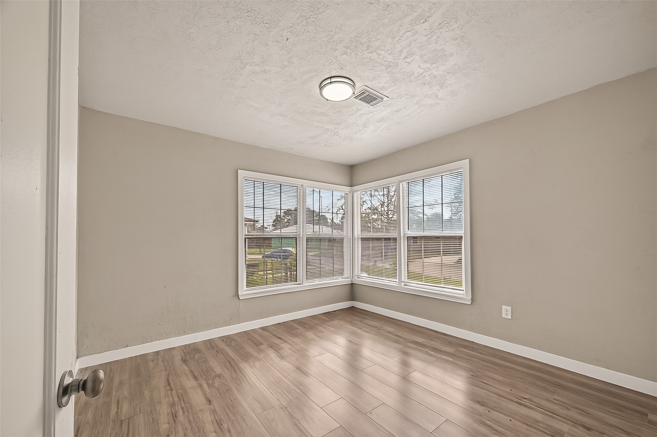 1221 Parkway Street Property Photo 21