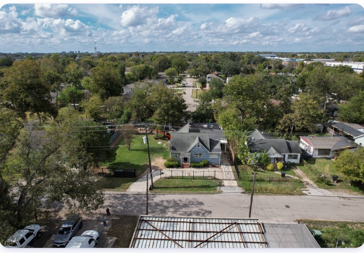 4303 Castor Street Property Photo 5