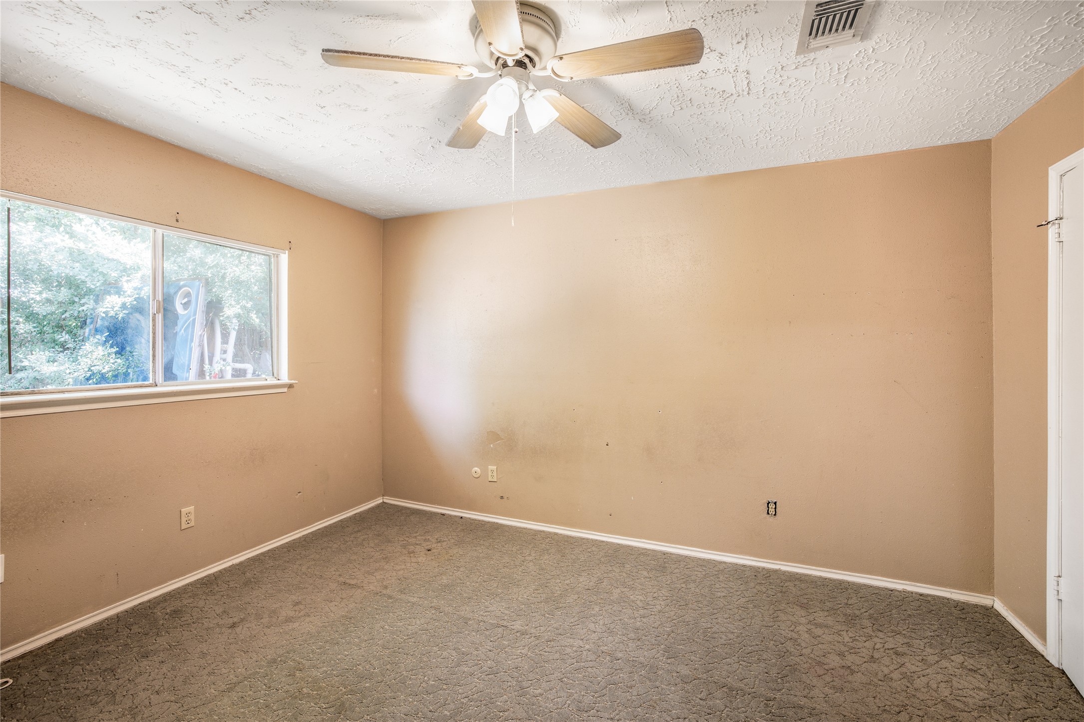 3646 Yorkingham Drive Property Photo 9