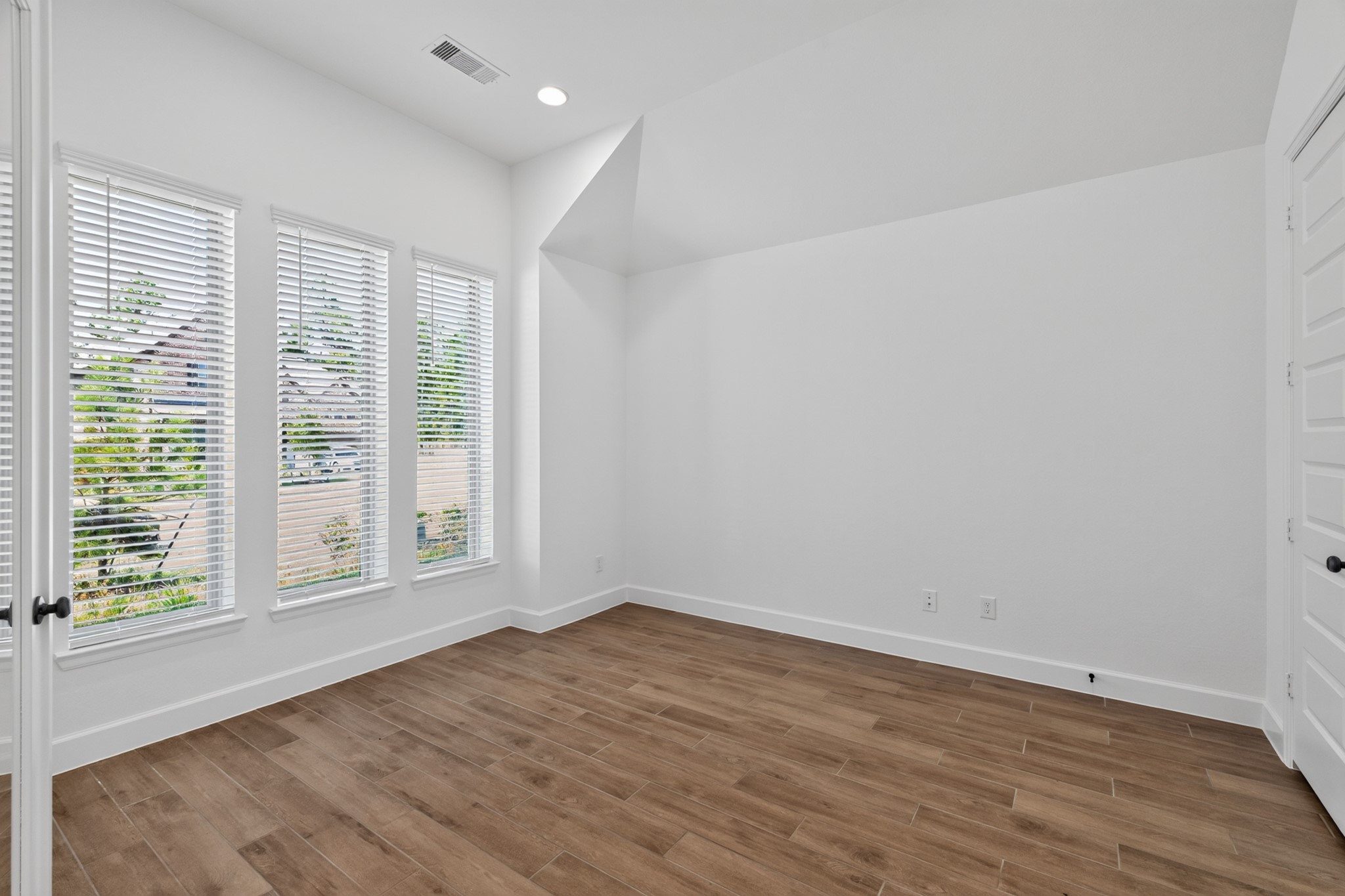 15951 Mahogany Mist Drive Property Photo 5