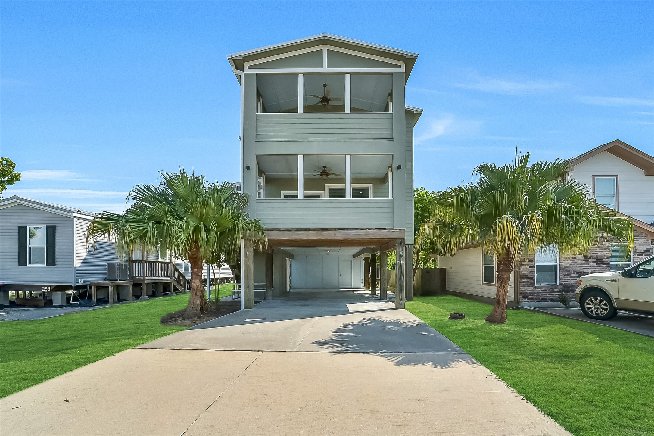 2507 Bay Oaks Harbor Drive Property Photo 1