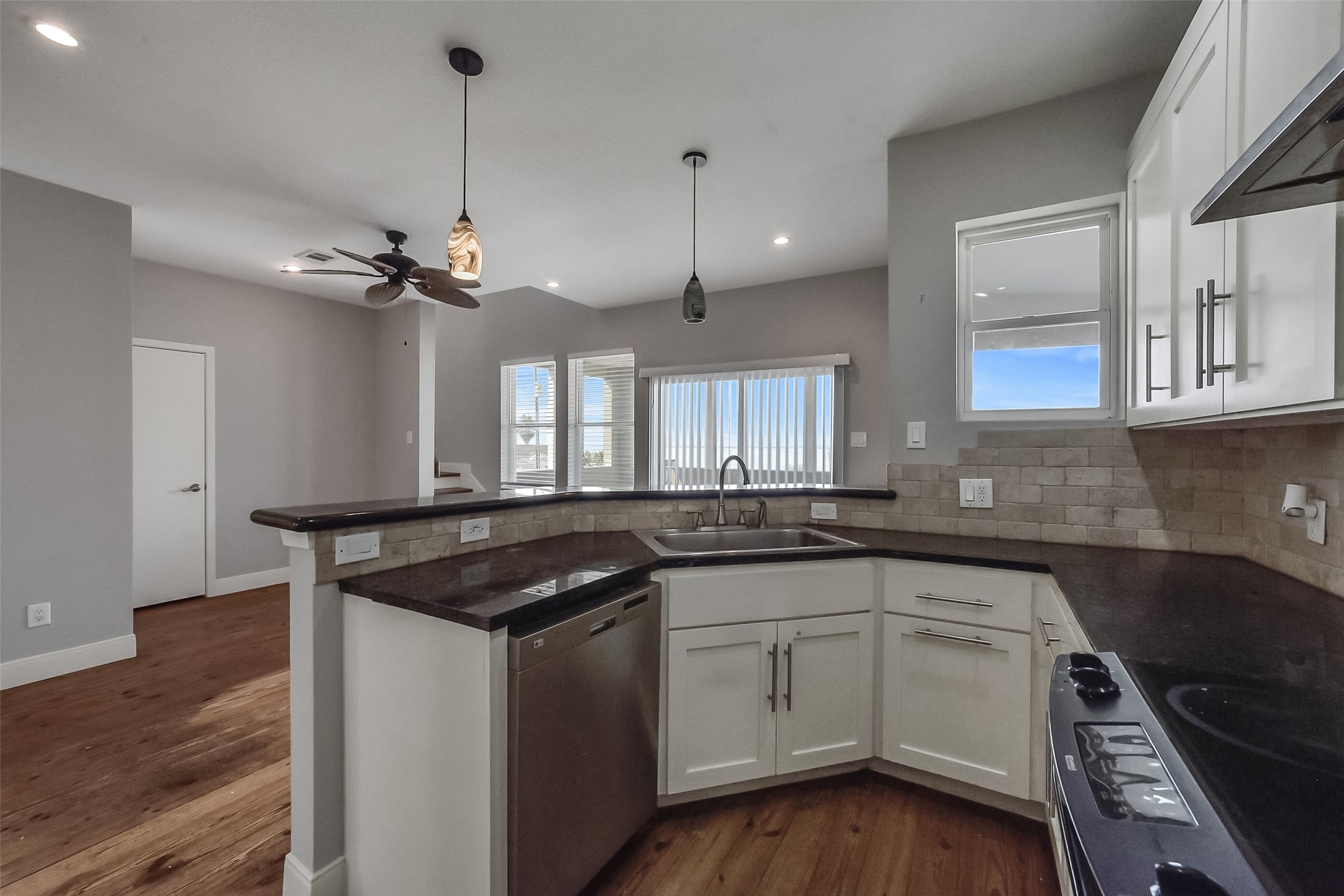 2507 Bay Oaks Harbor Drive Property Photo 15