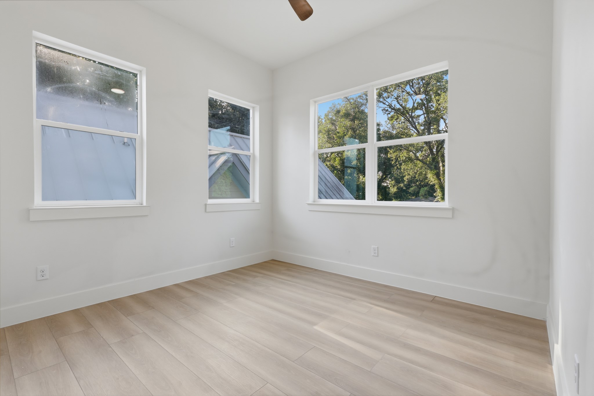 1521 Armada Drive Property Photo 15