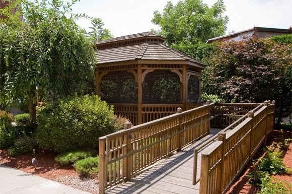 144 Cabot St Property Photo 4