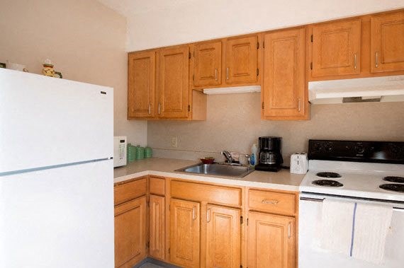 144 Cabot St Property Photo 10