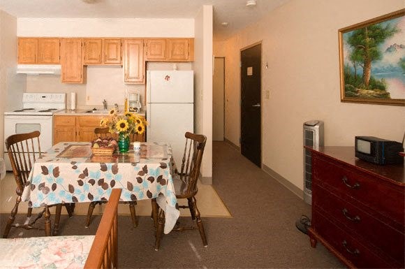 144 Cabot St Property Photo 11