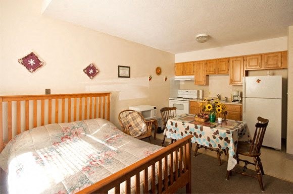 144 Cabot St Property Photo 12