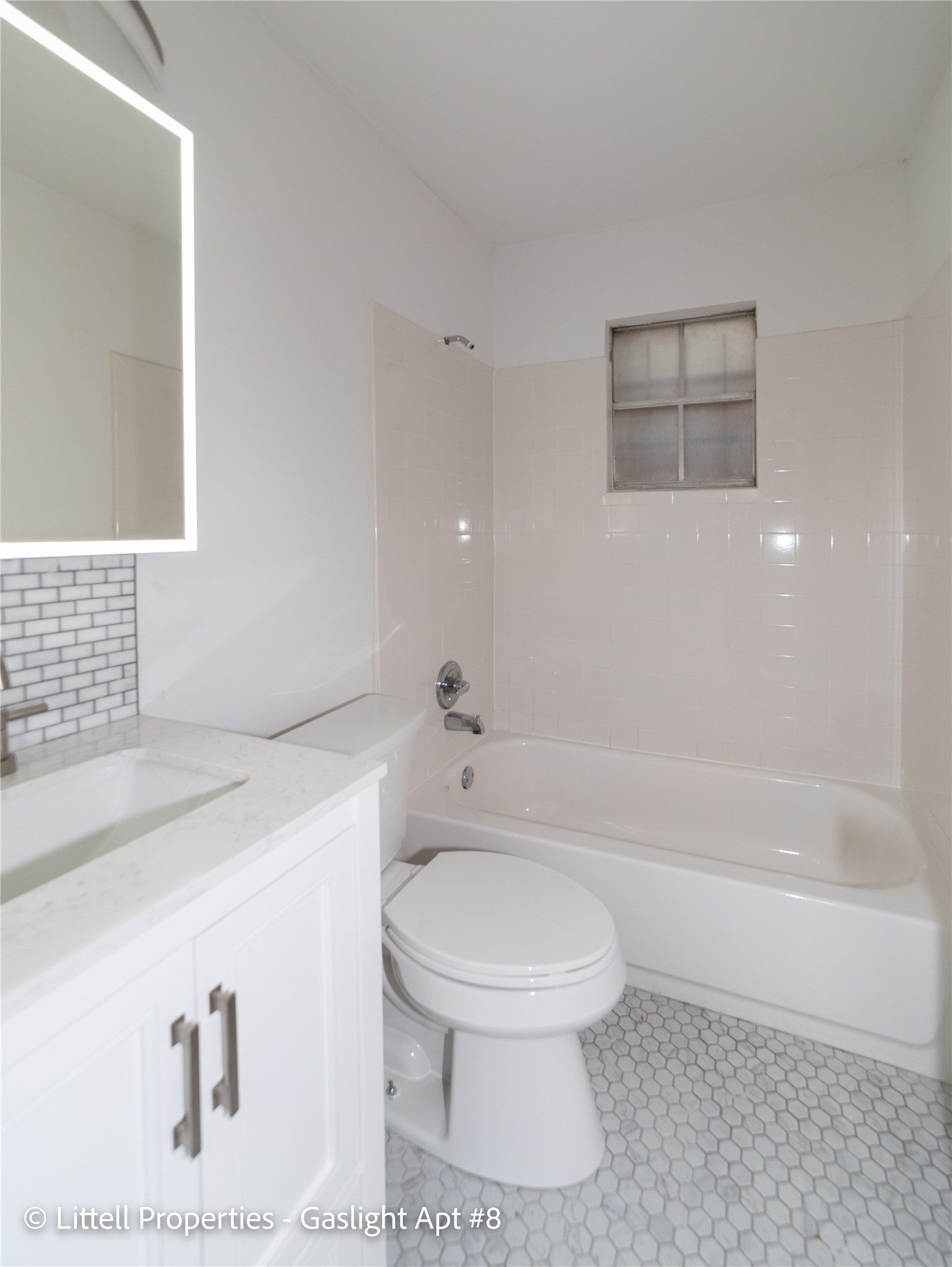 604 W Main St 8 Property Photo 6