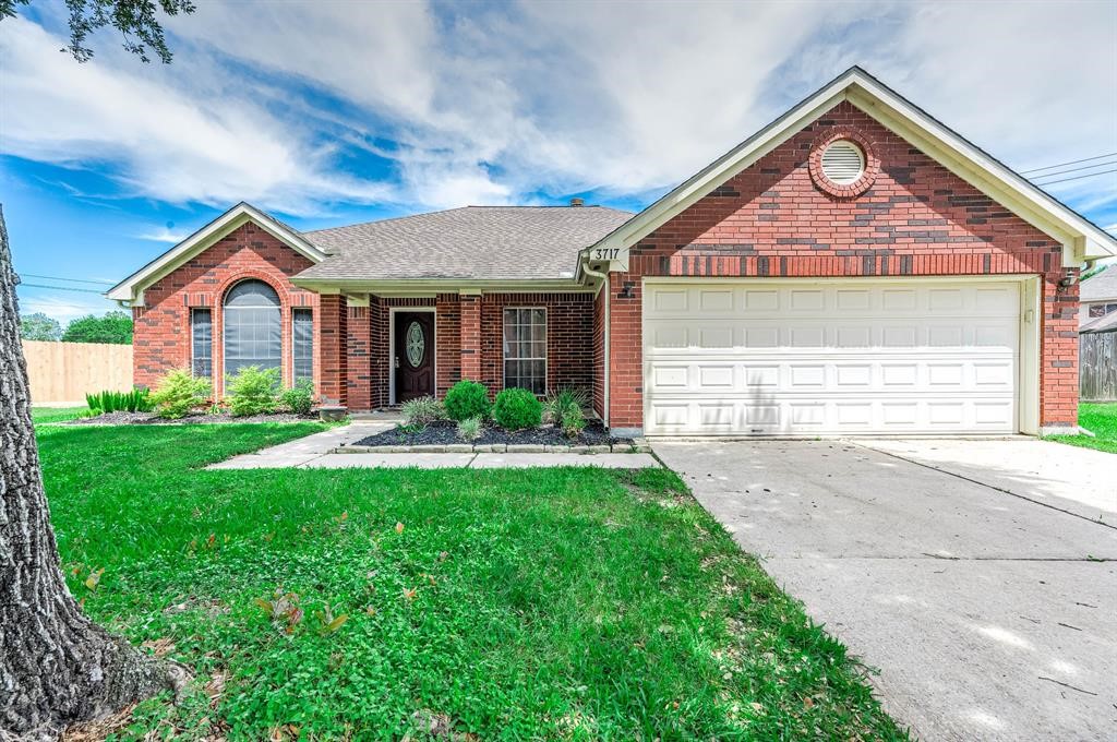 3717 Pin Oak Drive E Property Photo 1