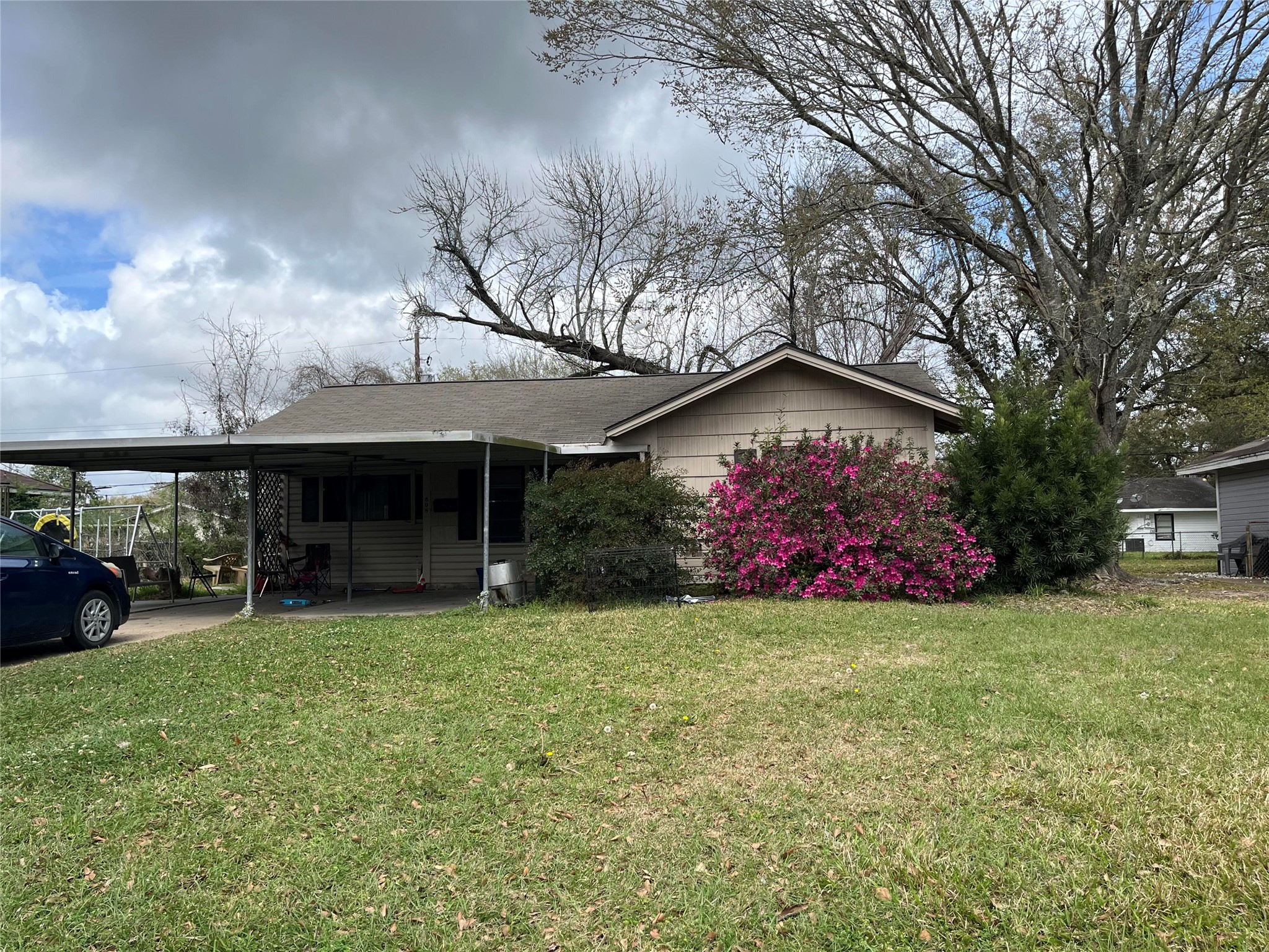508 Azalea Avenue Property Photo 1