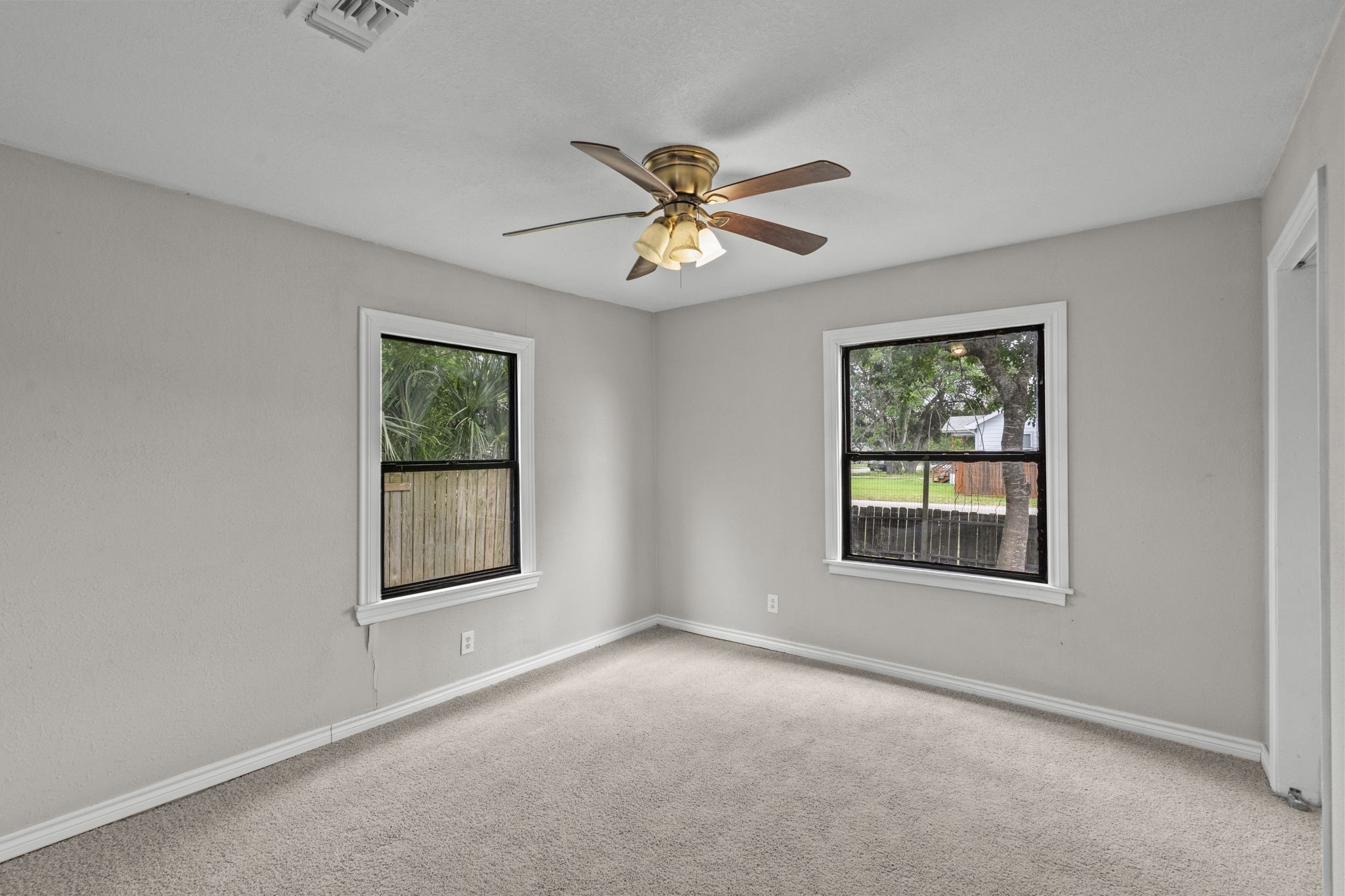 810 23rd Street N Property Photo 11