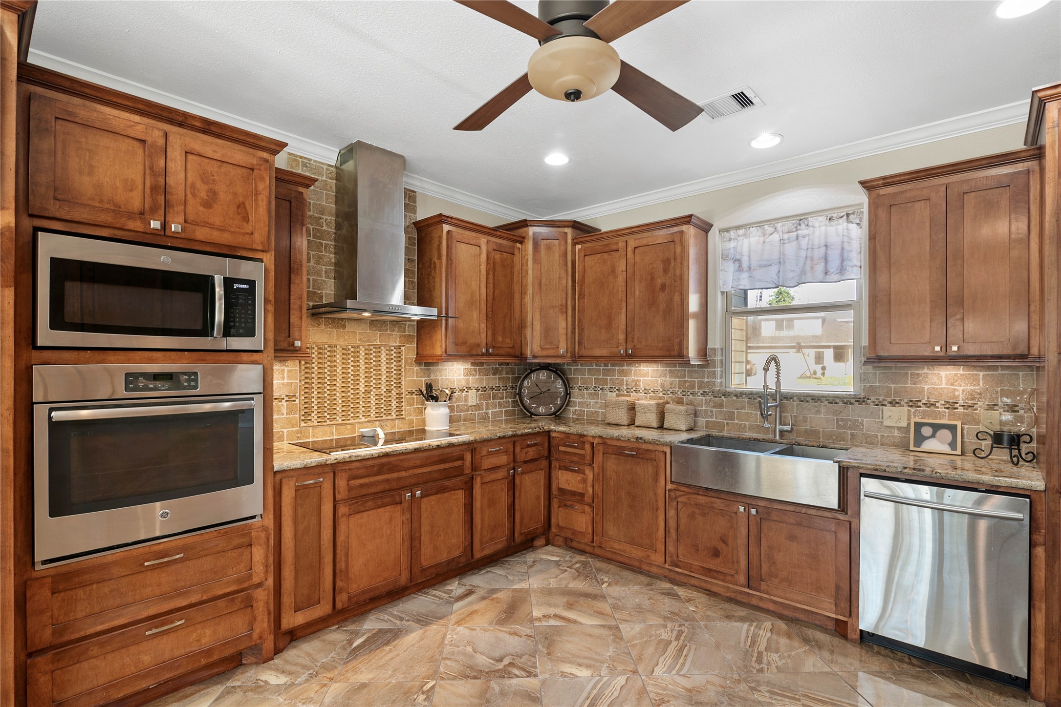 14742 Cypress Drive Property Photo 4