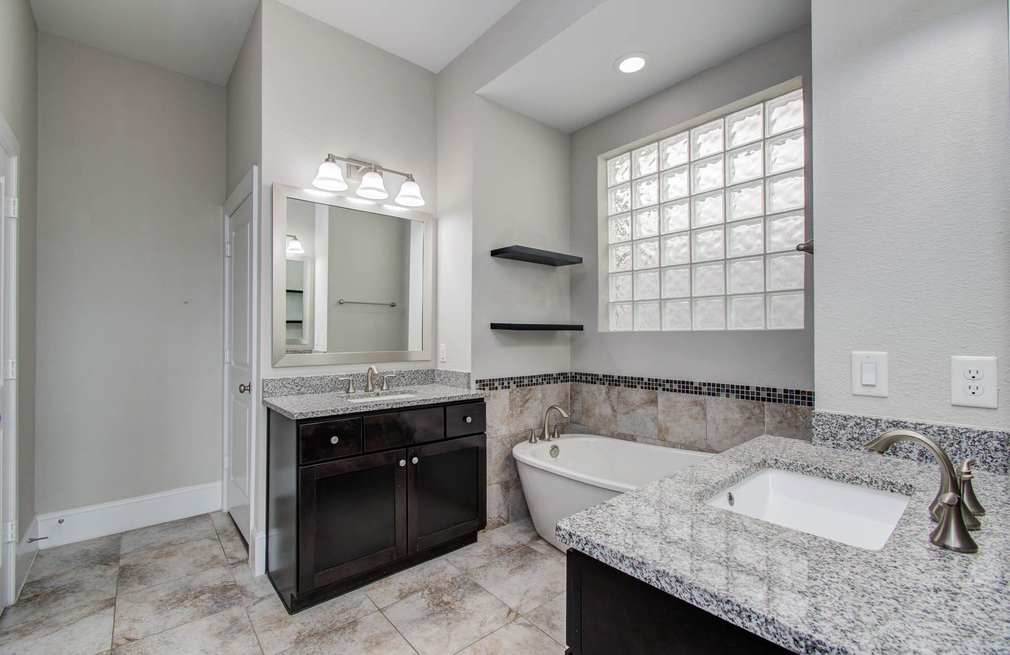 11023 Acorn Falls Drive Property Photo 24