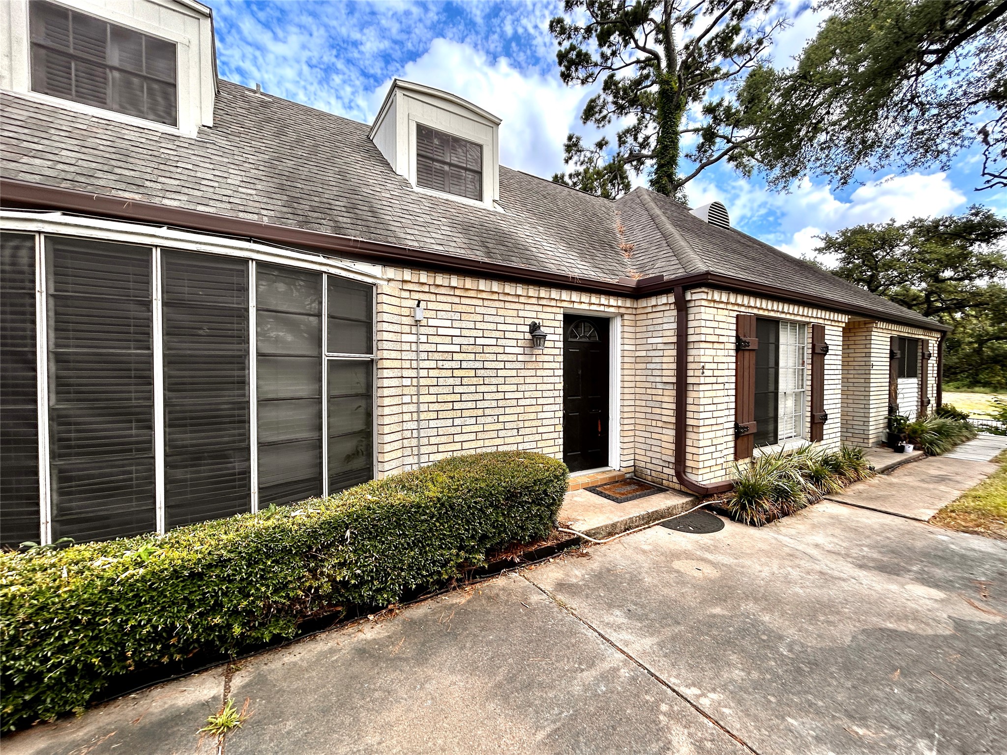 6744 Lawndale Street 2 Property Photo 1