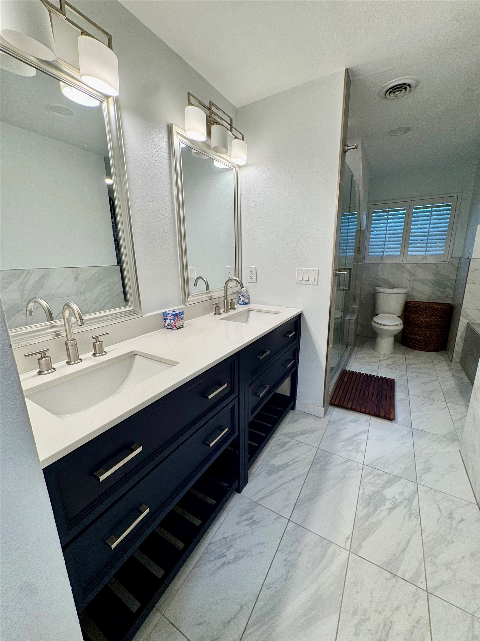 6744 Lawndale Street 2 Property Photo 11