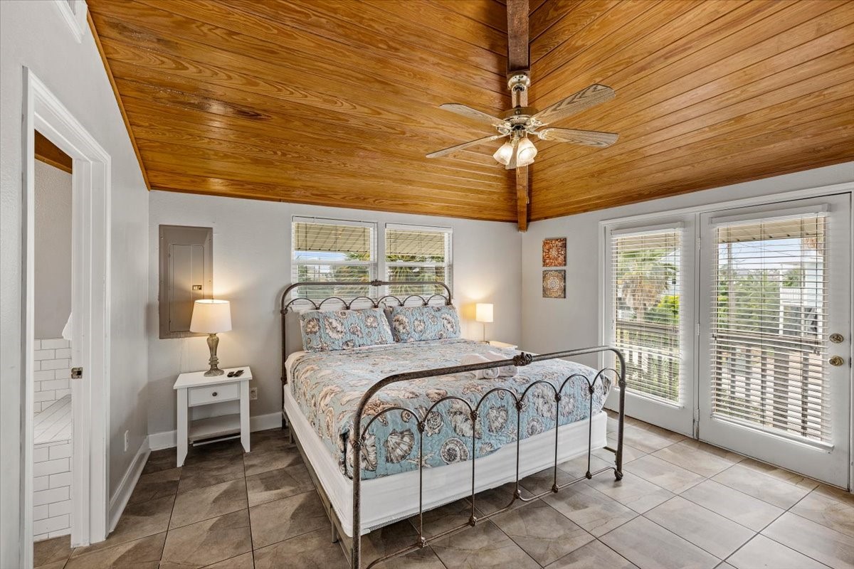 3719 Brewster Key Property Photo 15