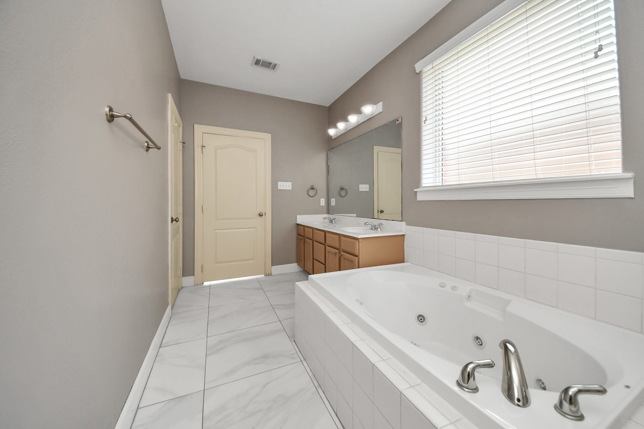 4610 Plum Forest Road Property Photo 14