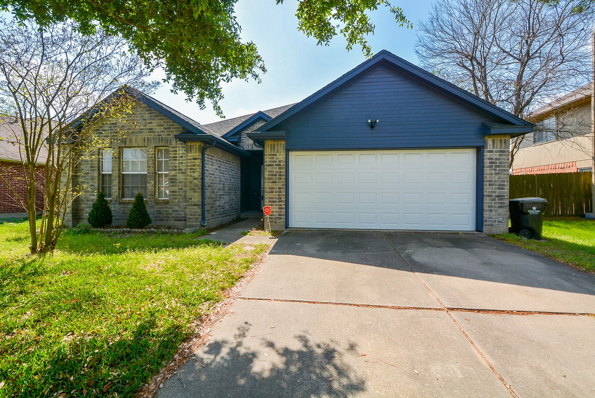 22811 Market Square Lane Property Photo 3