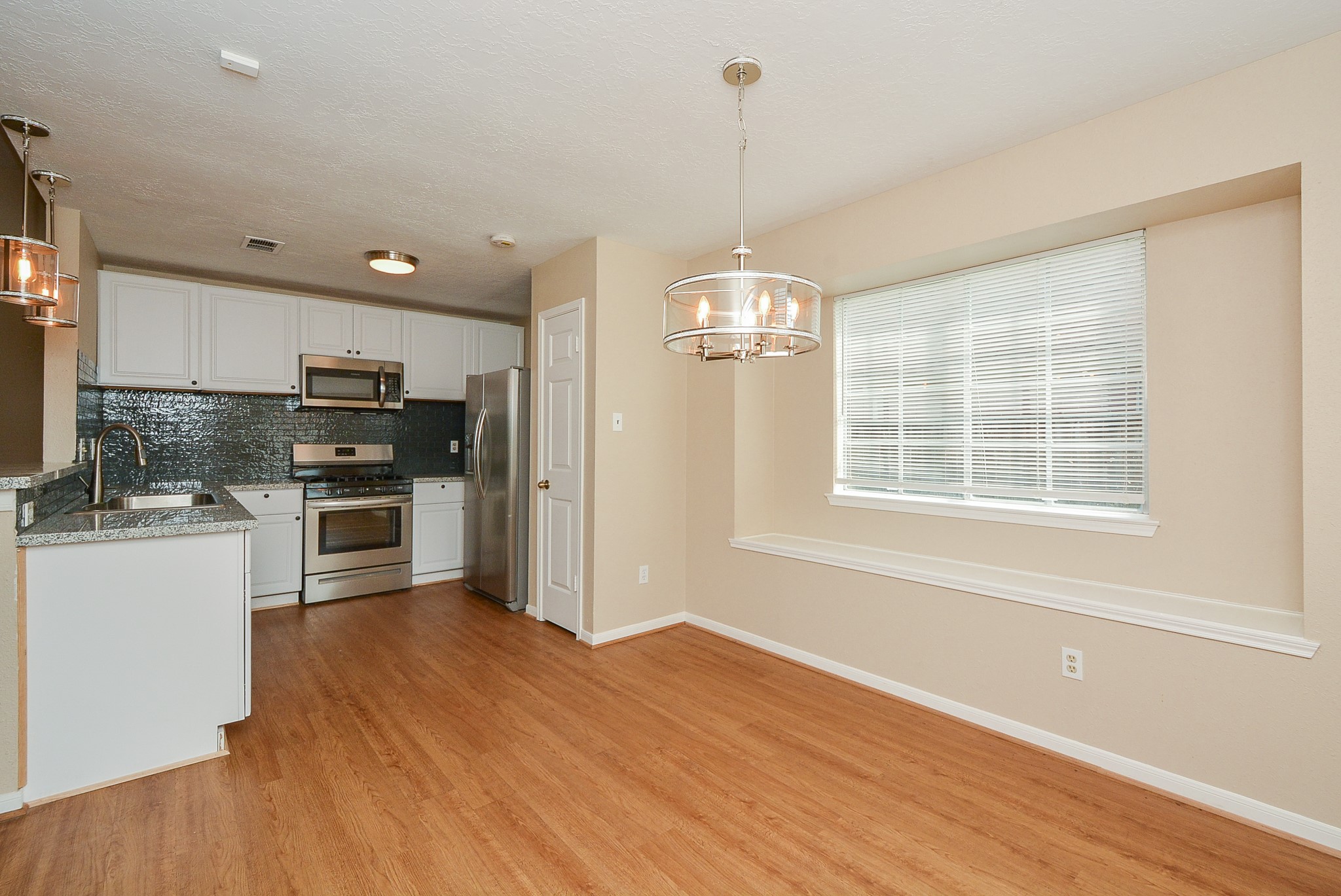 22811 Market Square Lane Property Photo 13