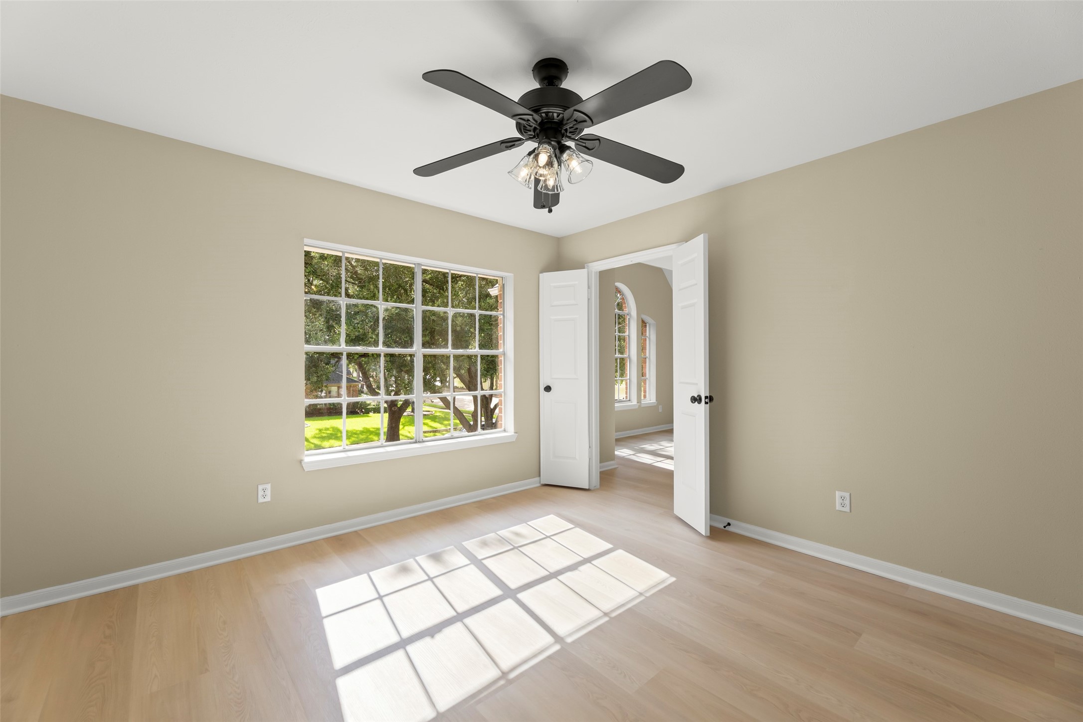 3230 Serene Oak Drive Property Photo 9