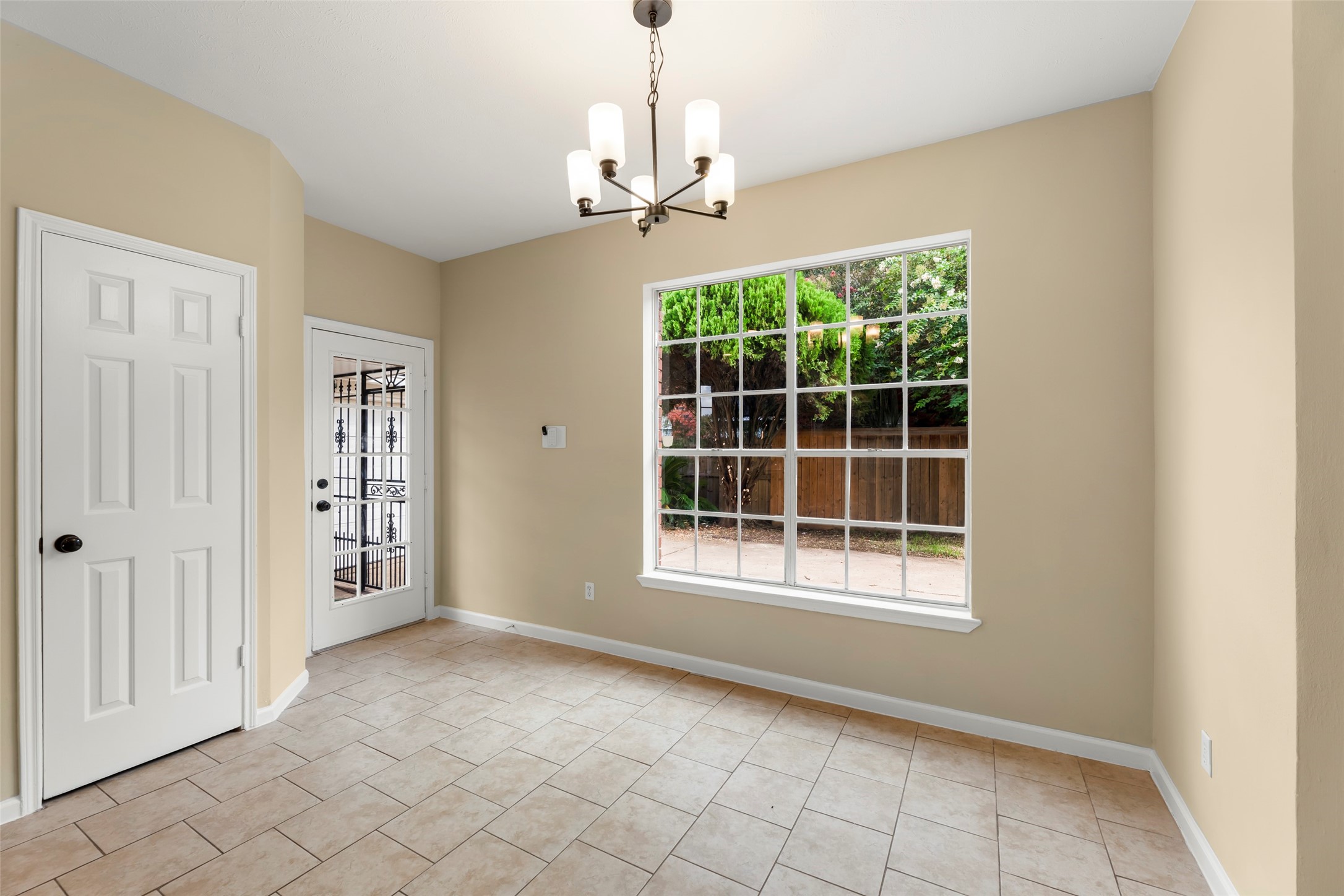 3230 Serene Oak Drive Property Photo 10