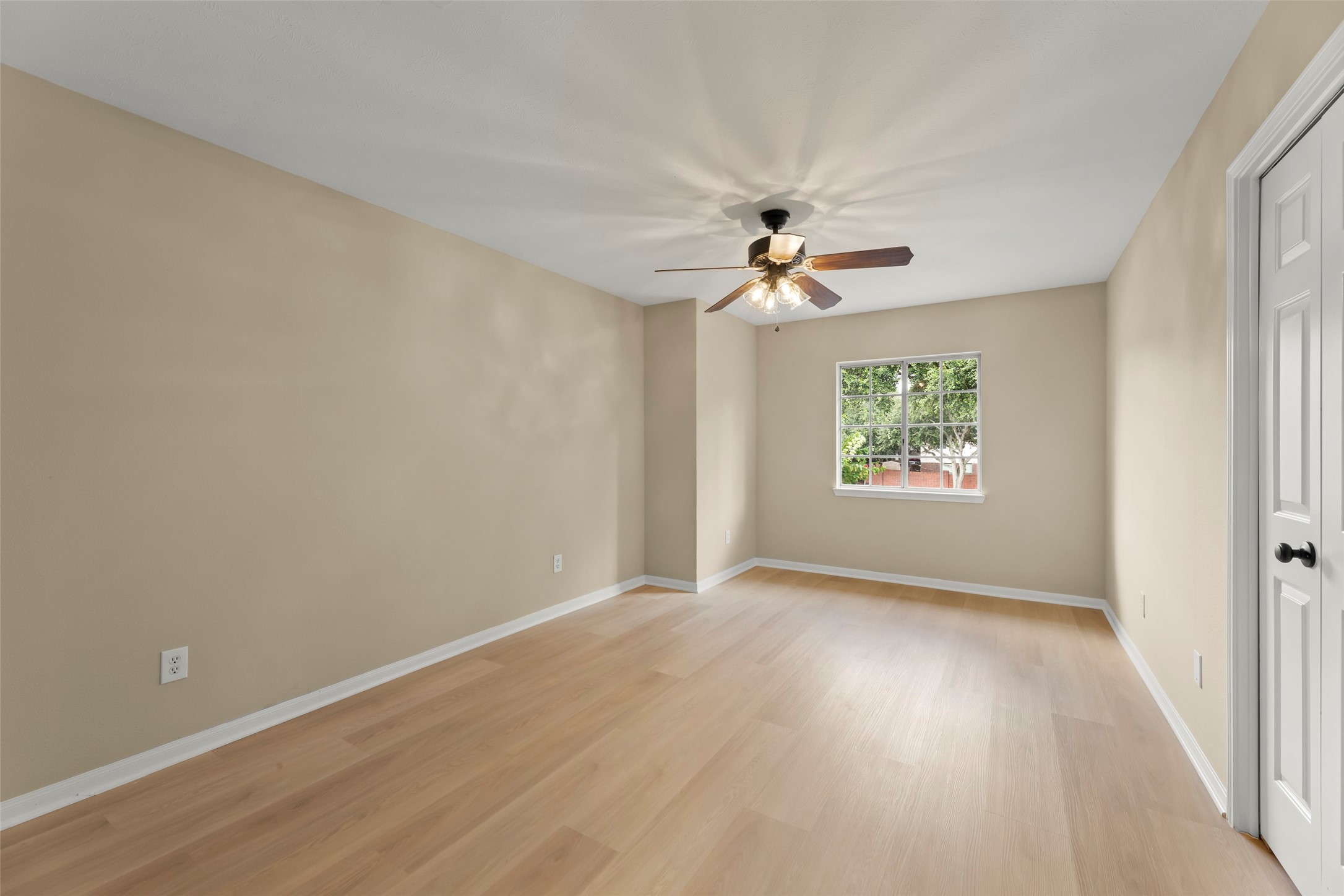 3230 Serene Oak Drive Property Photo 23