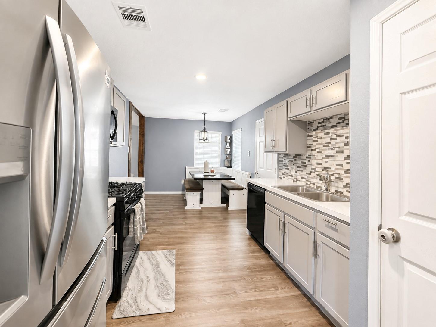 1310 Vincente Court Property Photo 4