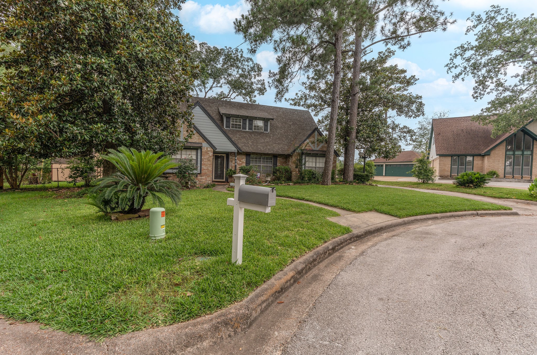 410 Shadywood Circle Property Photo 1