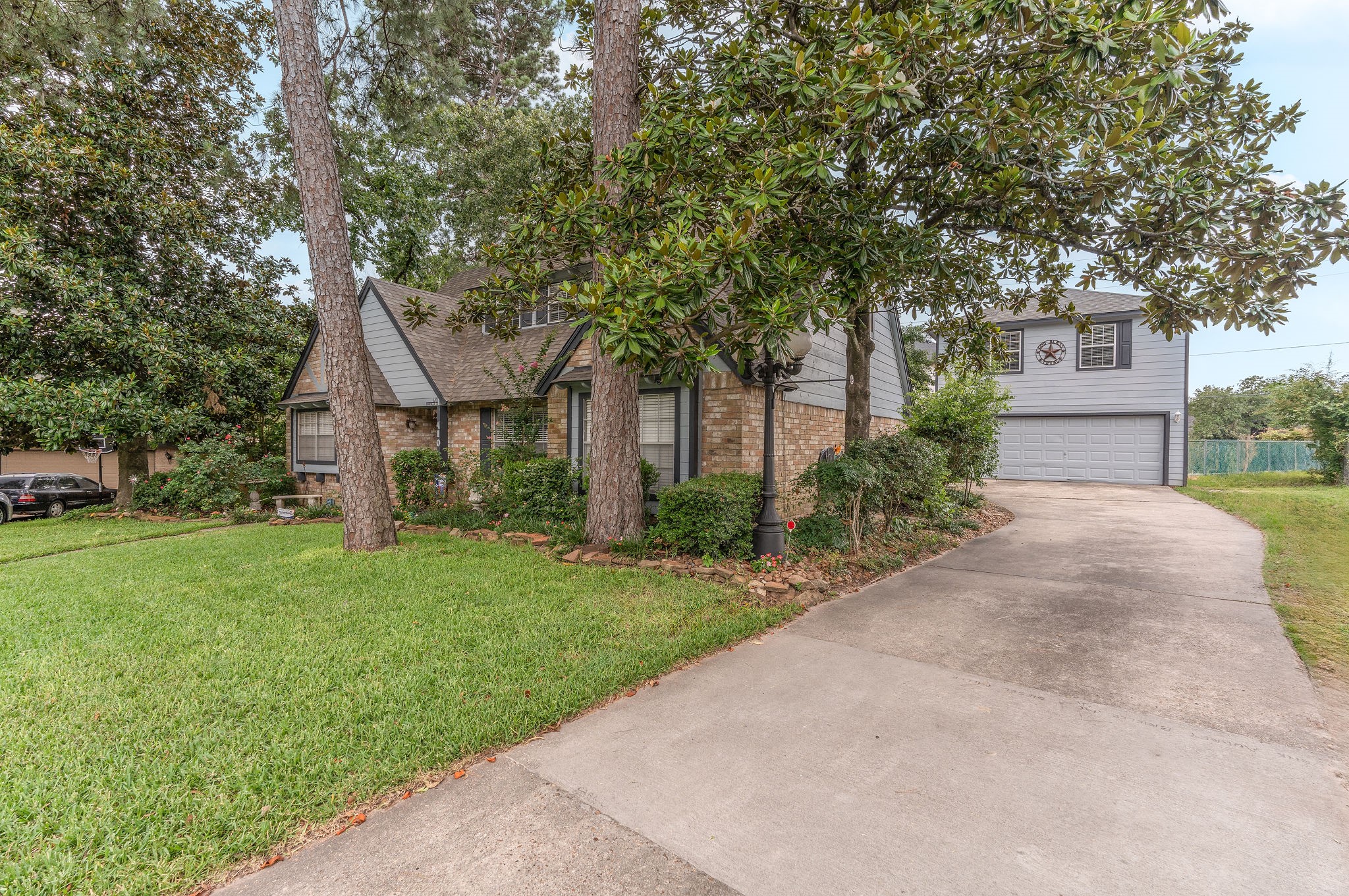 410 Shadywood Circle Property Photo 2