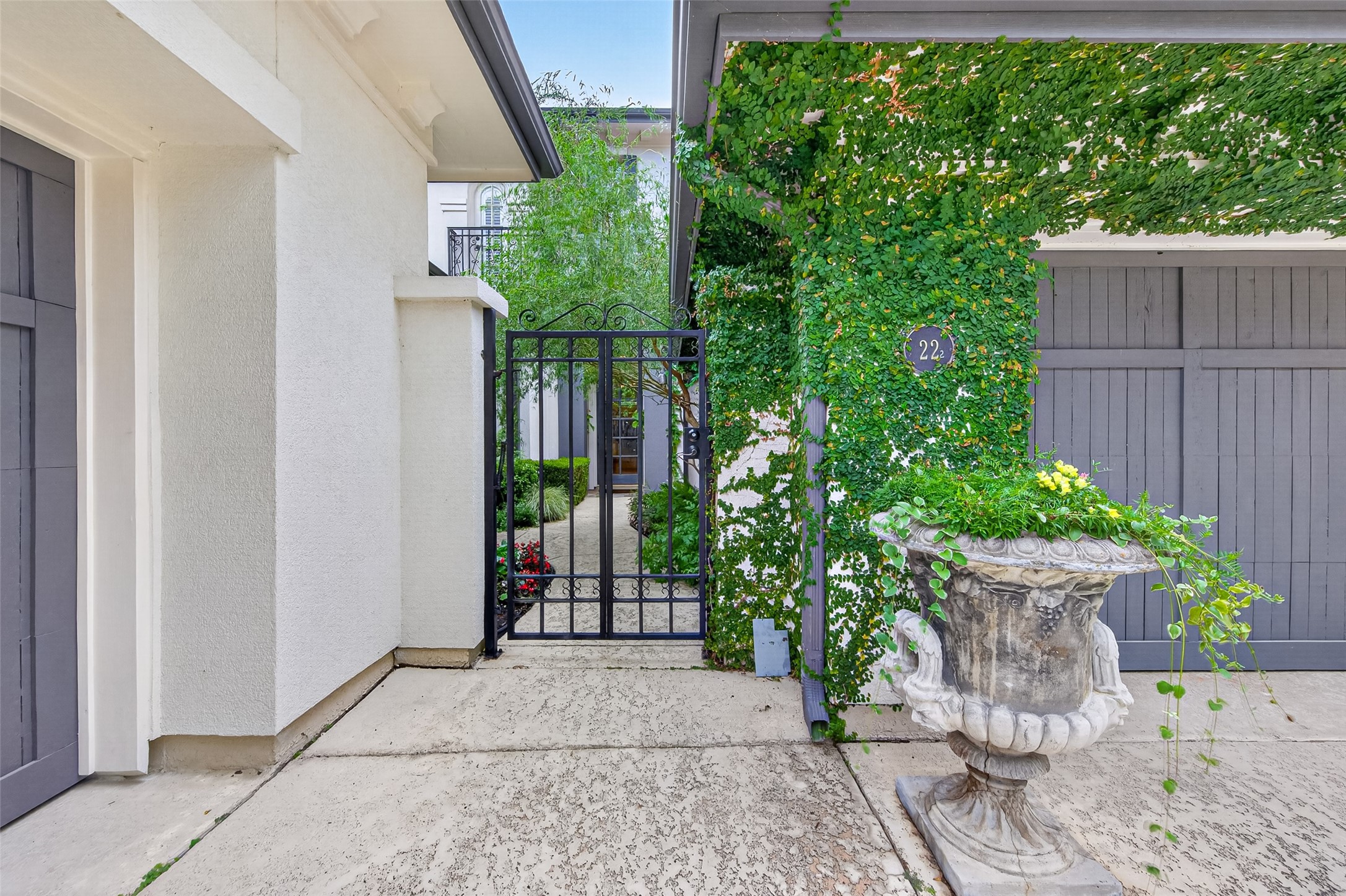 22 Frontenac Way Property Photo 7
