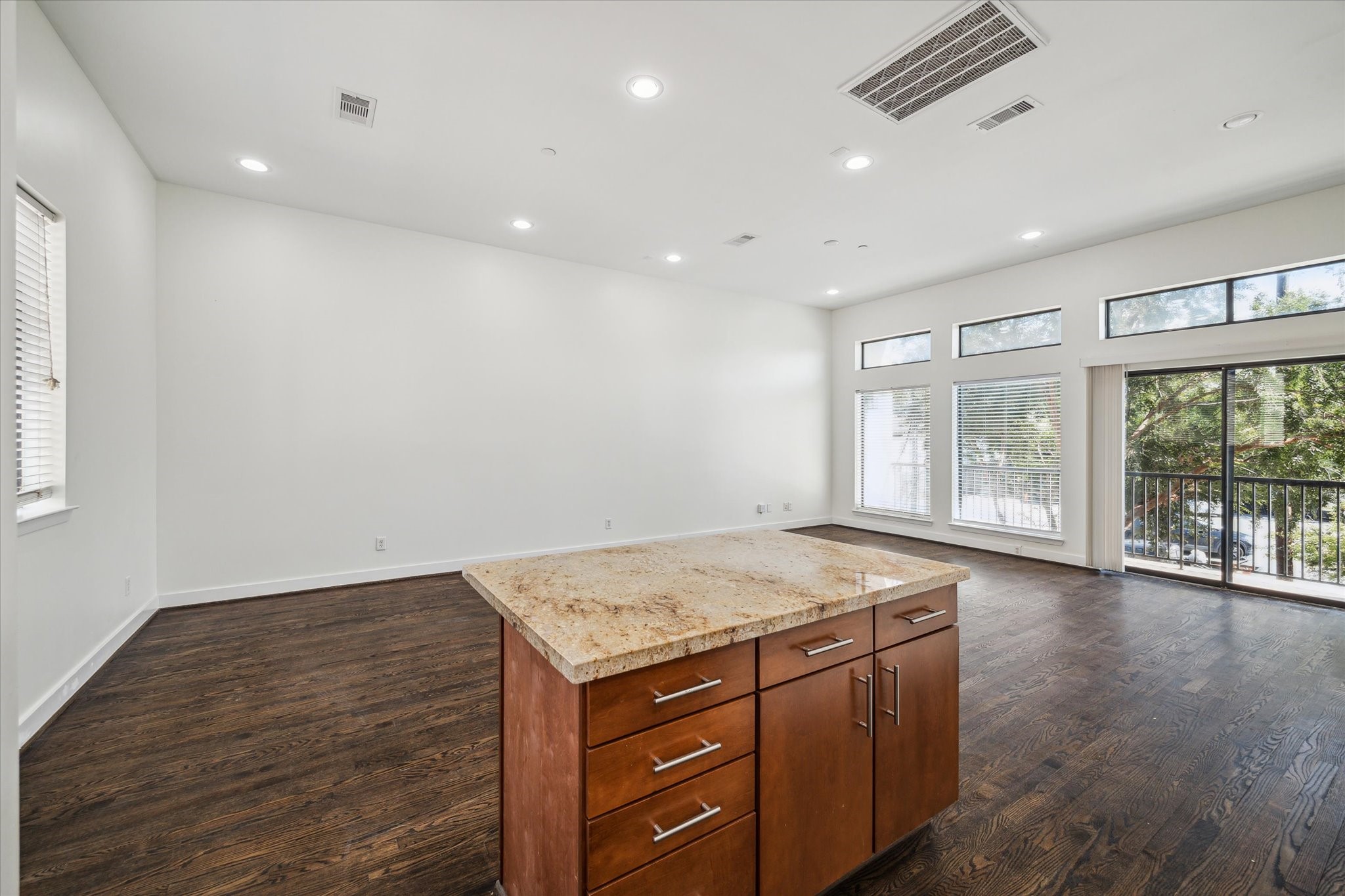 1316 Welch Street Property Photo 6