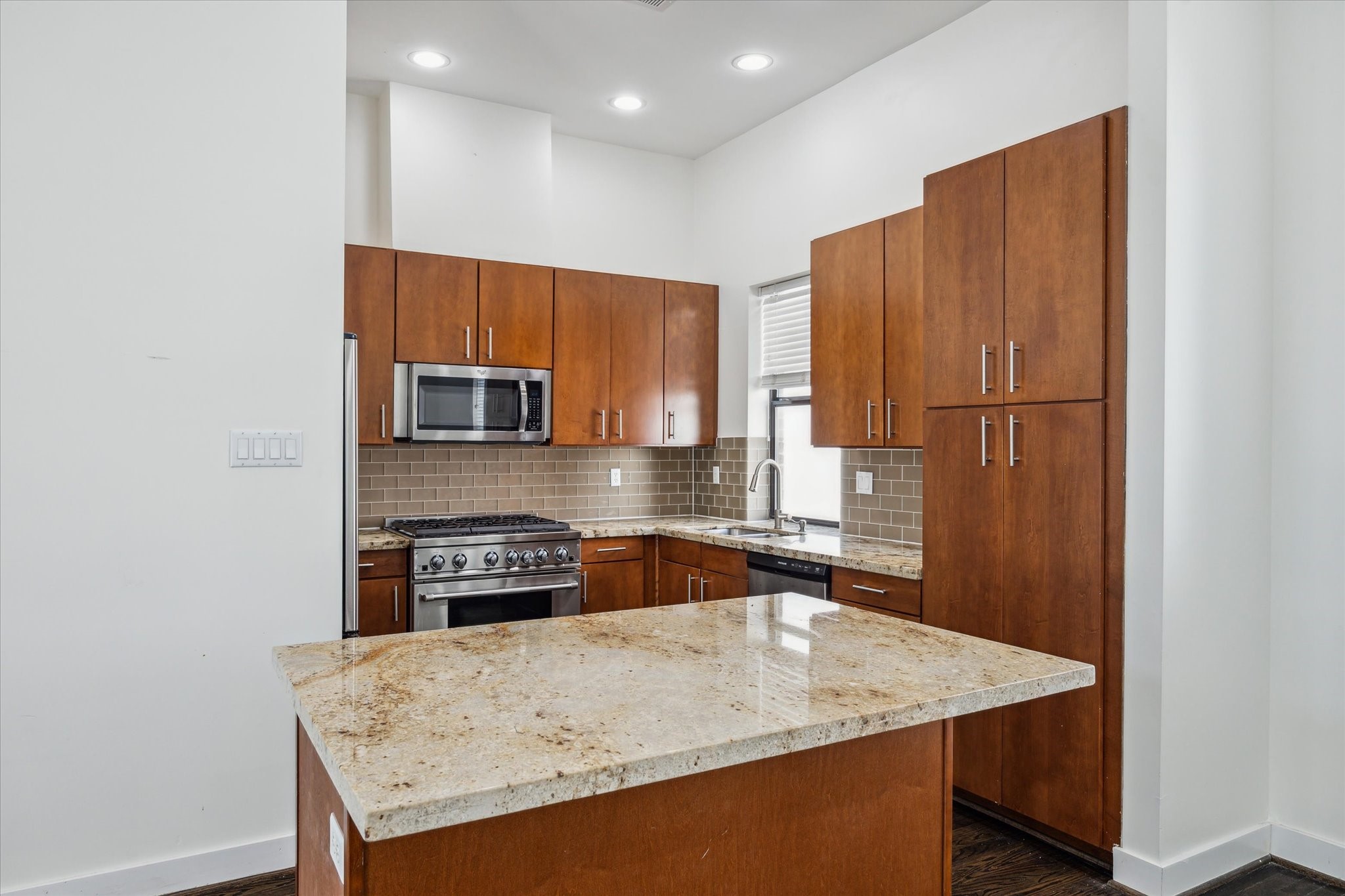 1316 Welch Street Property Photo 7