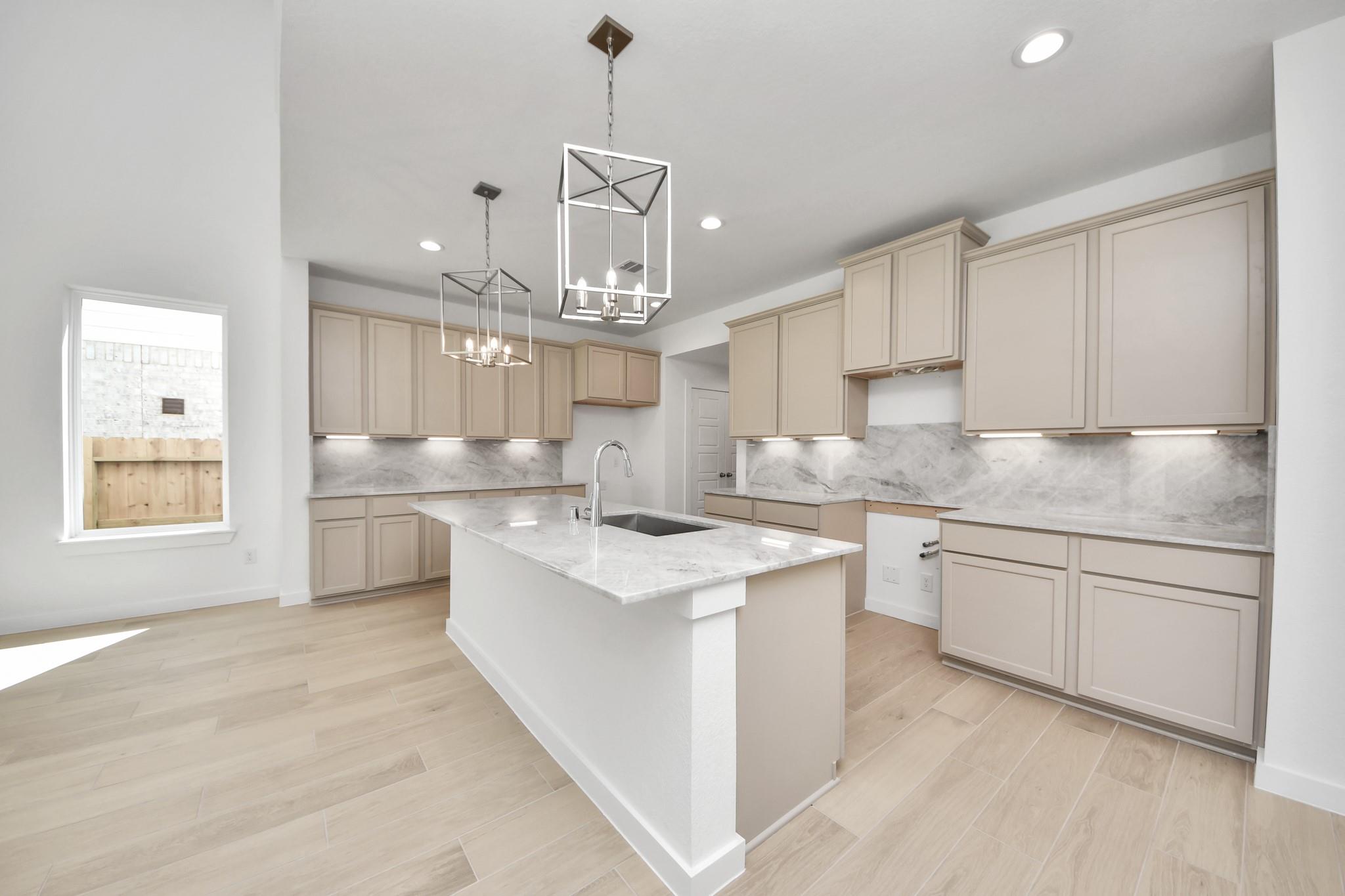 11631 Leafy Laurel Drive, Houston Tx 77066 Property Photo 10