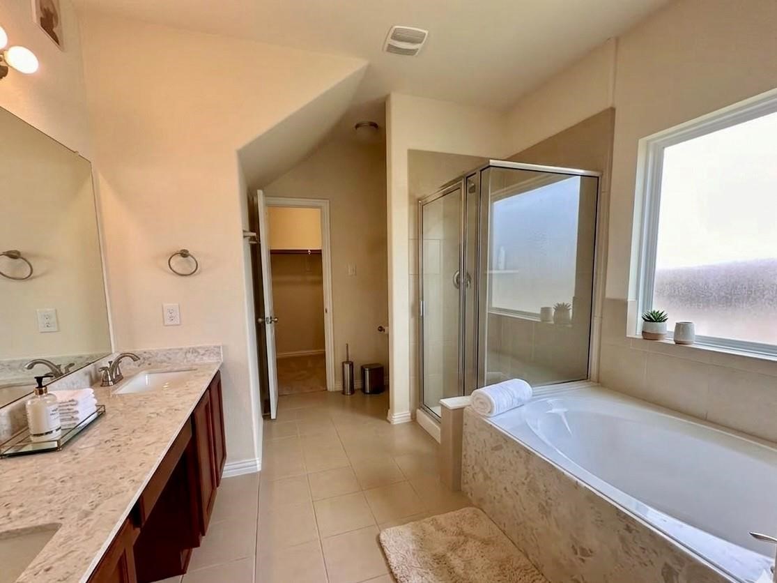 3402 Water Lilly Way Property Photo 10