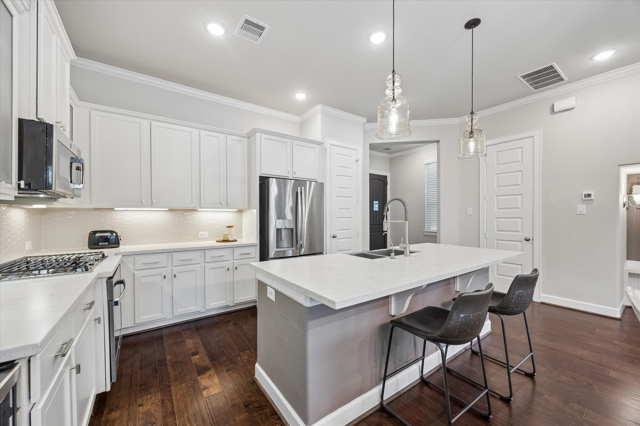 10608 Centre Glade Drive Property Photo 6