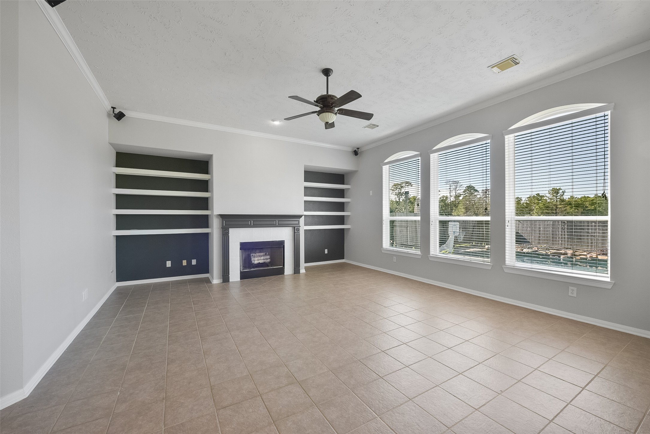 17207 Eagle Ledge Drive Property Photo 12