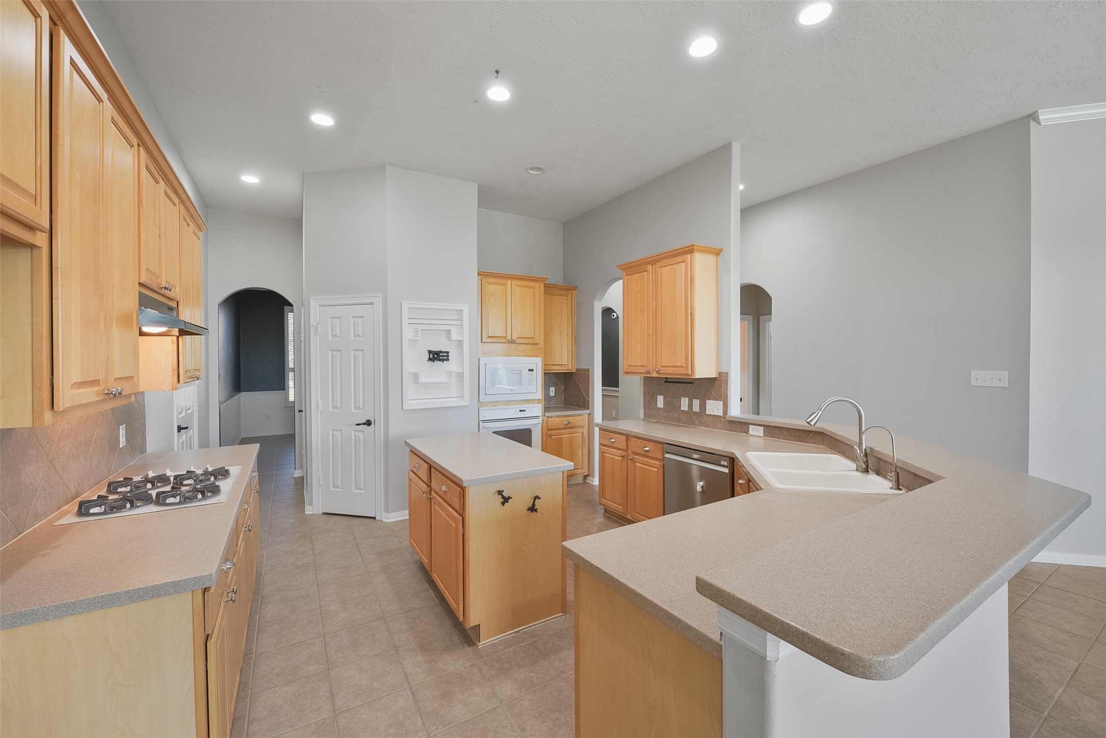 17207 Eagle Ledge Drive Property Photo 18