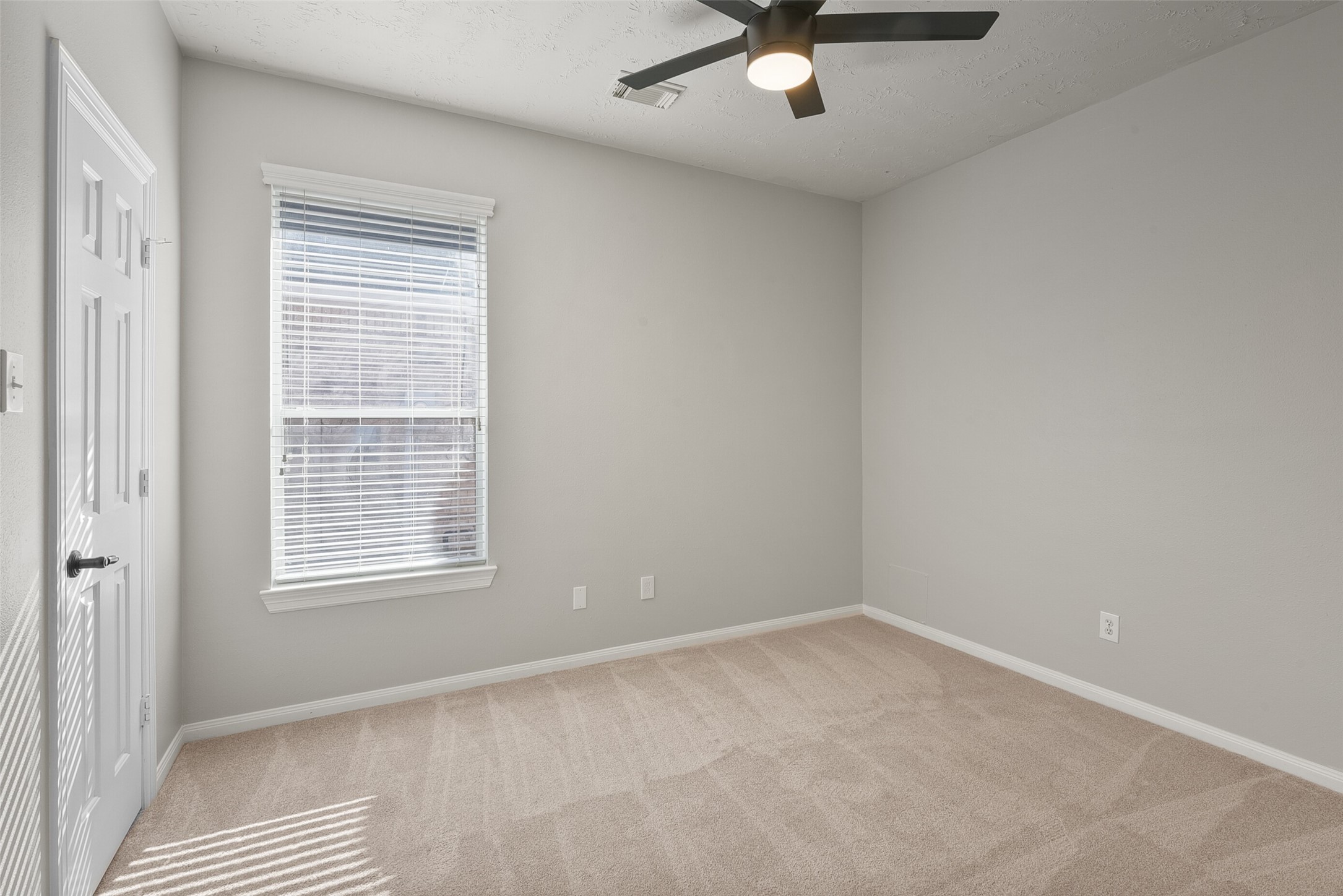 17207 Eagle Ledge Drive Property Photo 31