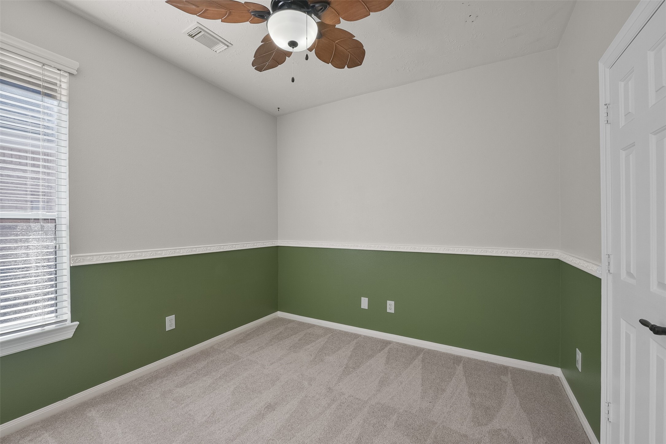 17207 Eagle Ledge Drive Property Photo 32