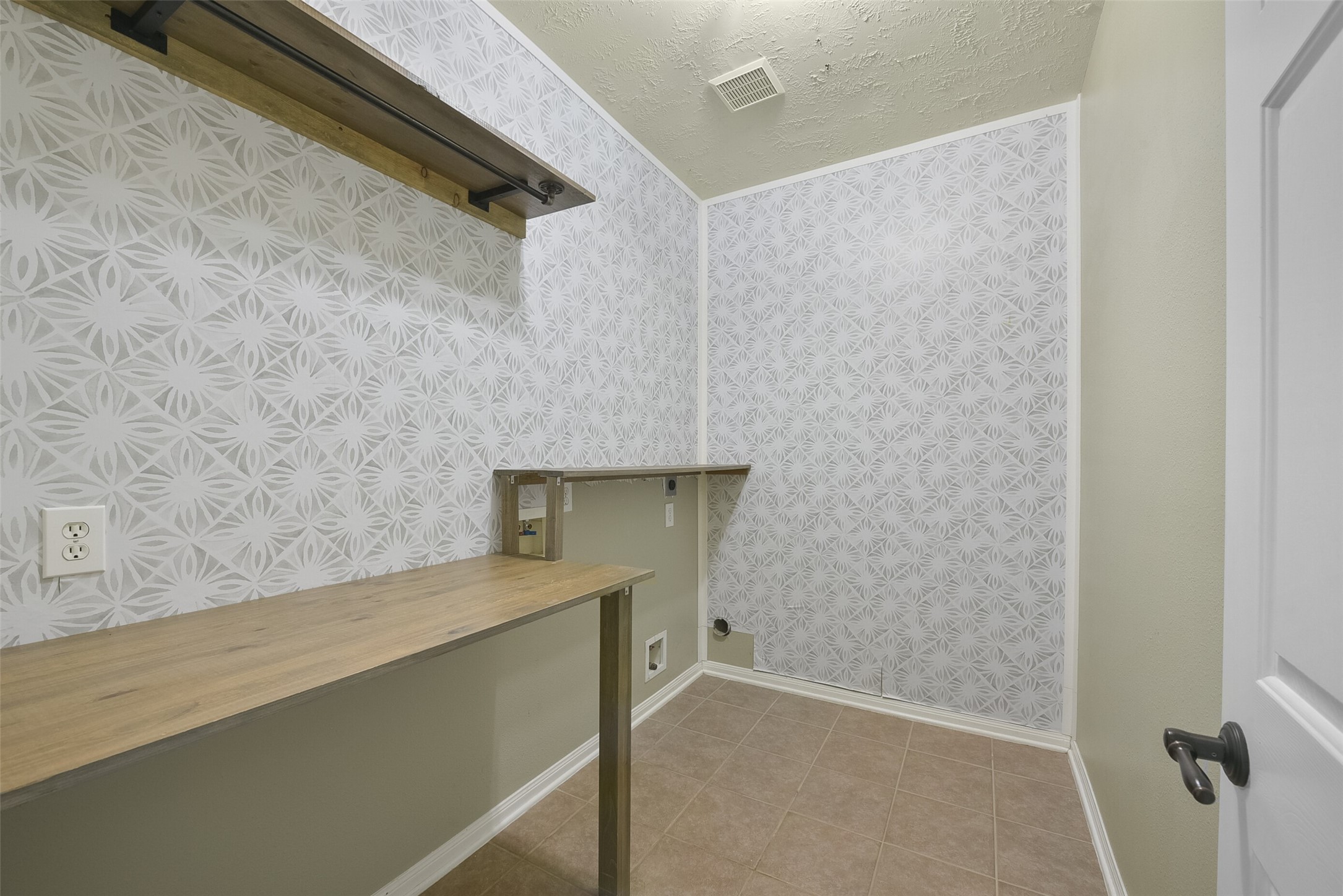17207 Eagle Ledge Drive Property Photo 34
