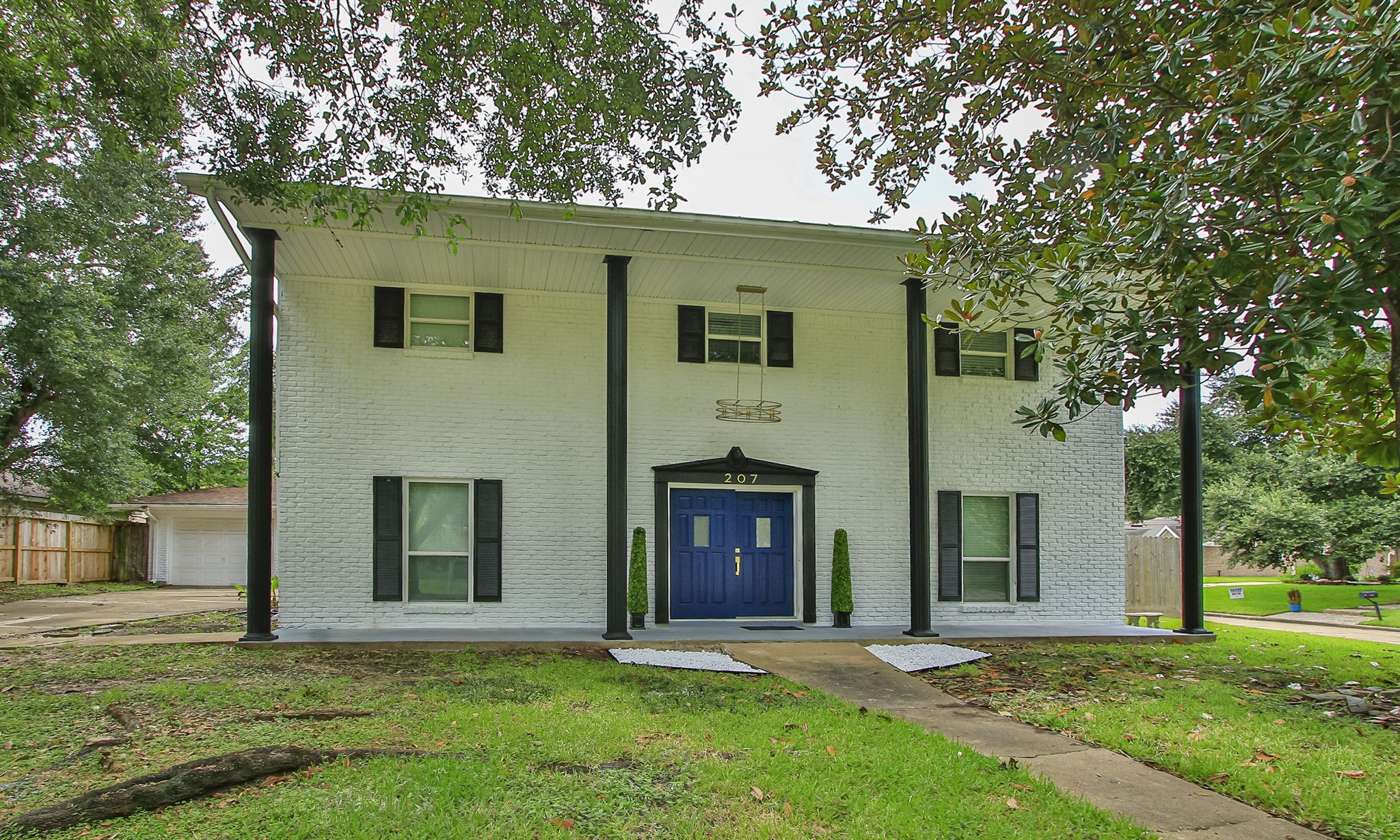 207 Burgundy Lane Property Photo 2