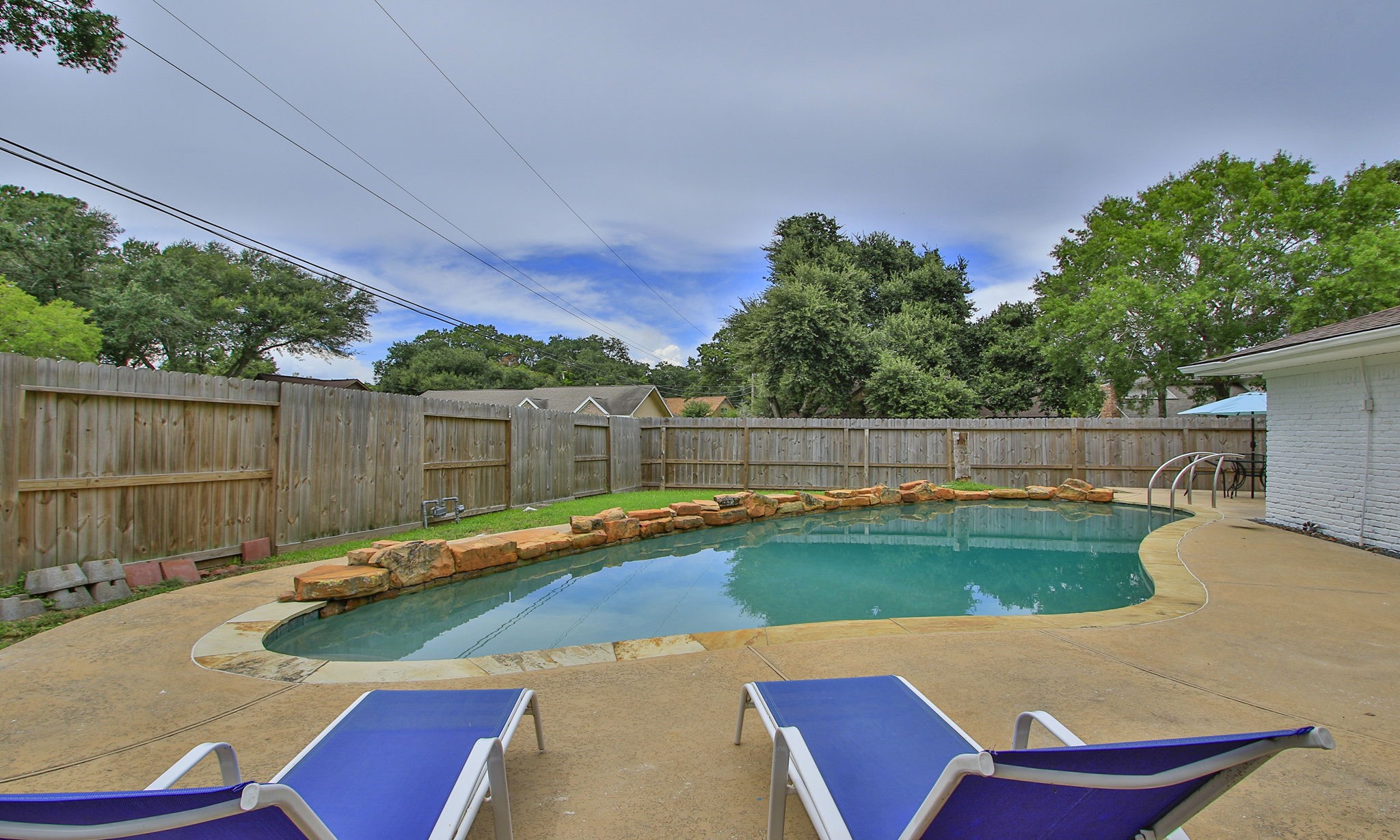 207 Burgundy Lane Property Photo 4